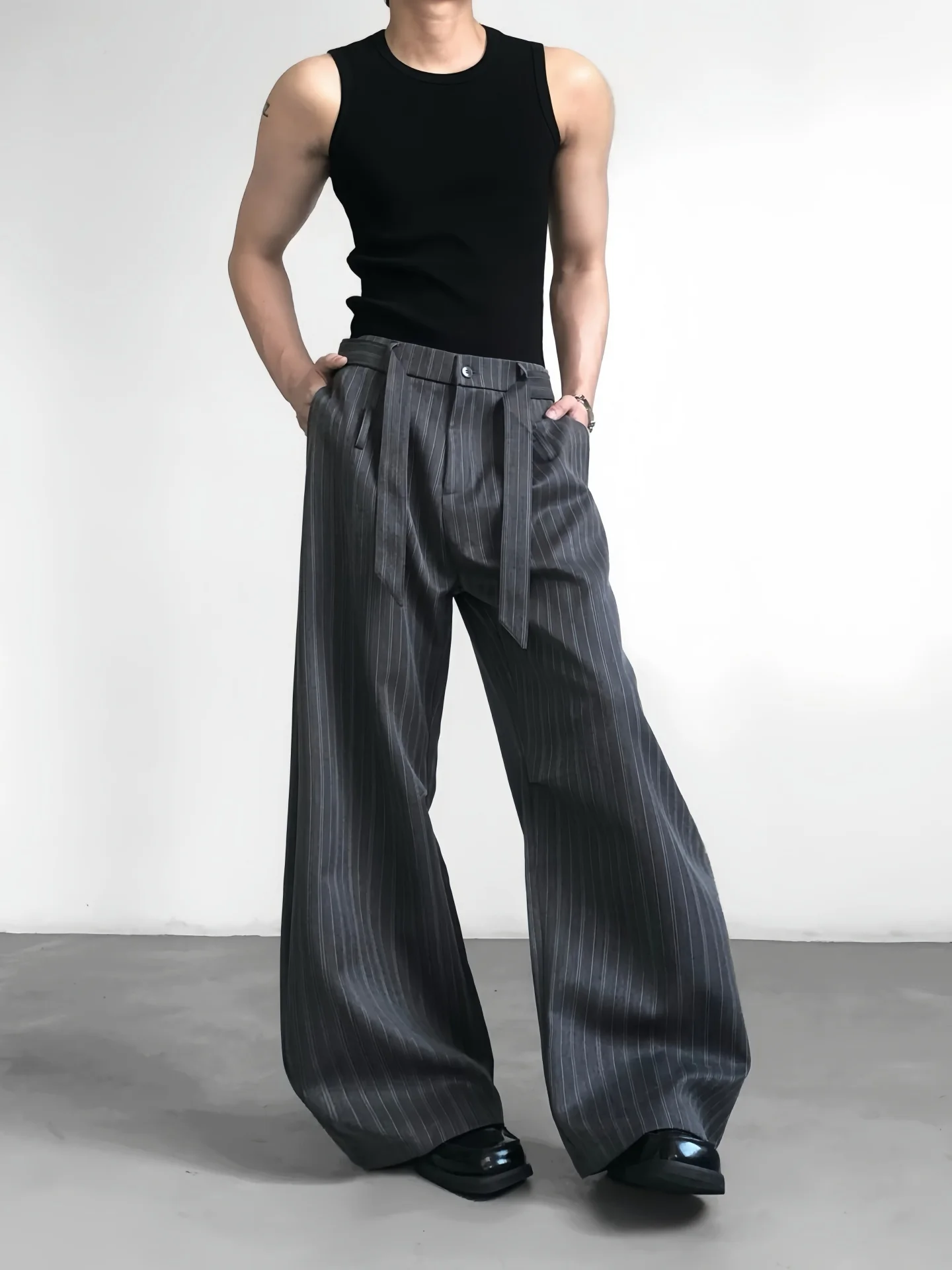 Retro Stripe Loose Men's Pants High Waist Trousers Knife Drapey Fabric Polyester No Ironing Required Casual Formal
Retro Stripe Loose Men's Pants High Waist Trousers Knife Drapey Fabric Polyester No Ironing Required Casual Formal
