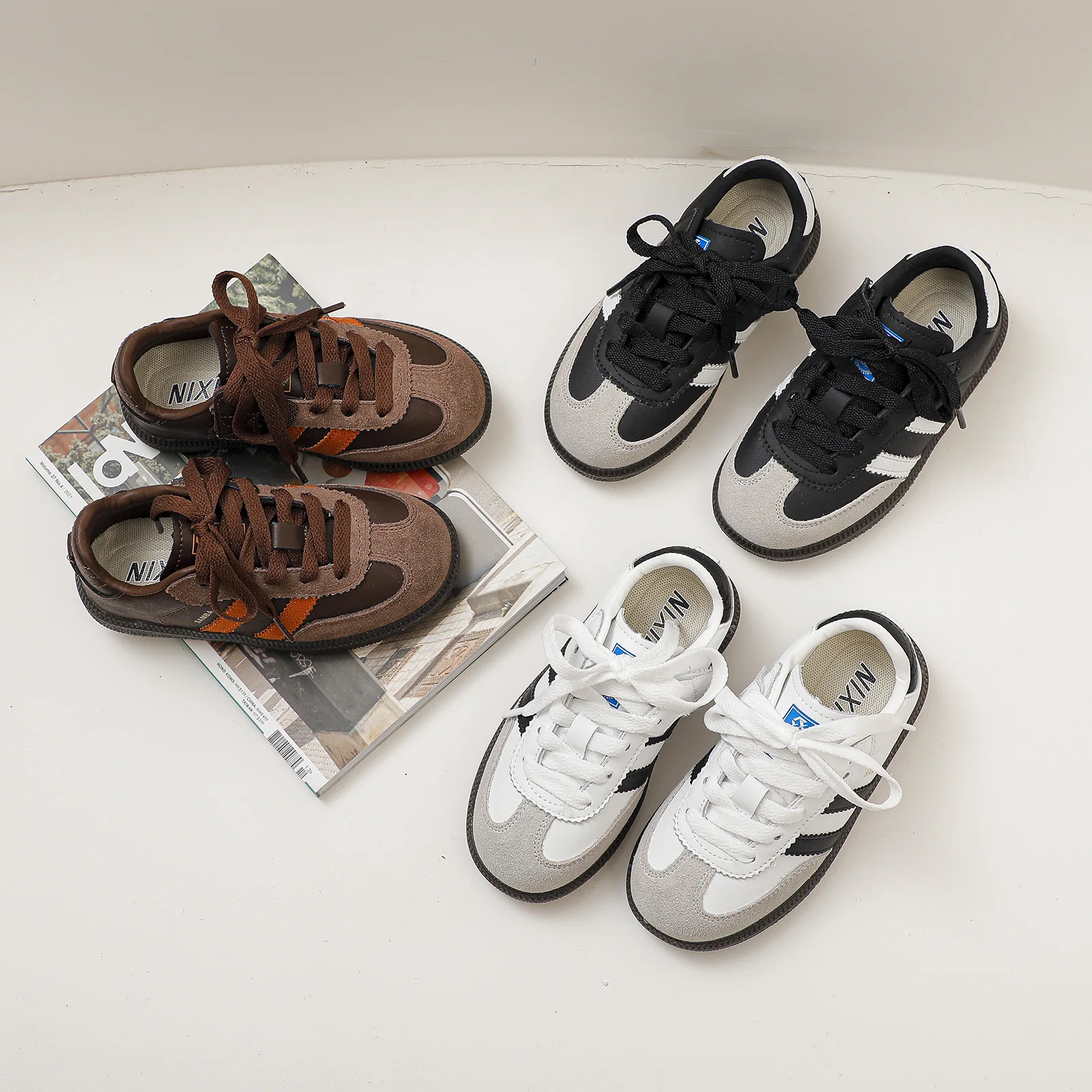 Autumn New Sle Casual Sports Running oes for Children Men's Mid-Cut Rubber Sole Comfortable Breathable Sneakers
Autumn New Sle Casual Sports Running oes for Children Men's Mid-Cut Rubber Sole Comfortable Breathable Sneakers