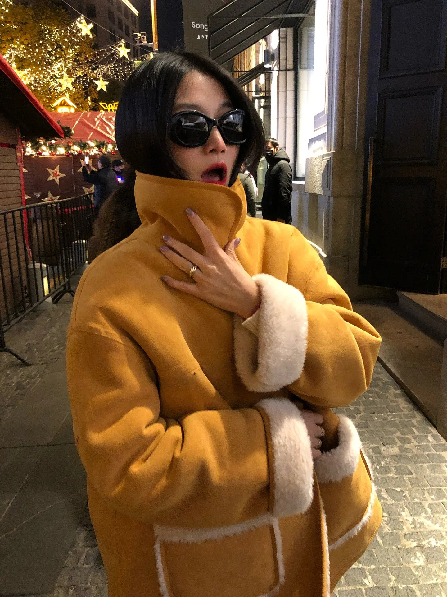 Женская шуба из меха ягненка, зима 2022, новинка, повседневная свободная посадка, длинная теплая полиэфирная ткань, экологически фри...
Женская шуба из меха ягненка, зима 2022, новинка, повседневная свободная посадка, длинная теплая полиэфирная ткань, экологически фри...