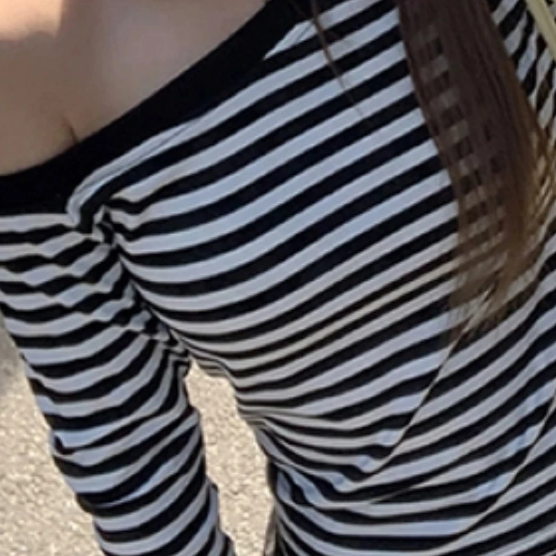 Autumn New Oblique Shoulder Striped T-shirt Niche Chic Design Hollow Waist Slim Fit Top For Women
Autumn New Oblique Shoulder Striped T-shirt Niche Chic Design Hollow Waist Slim Fit Top For Women