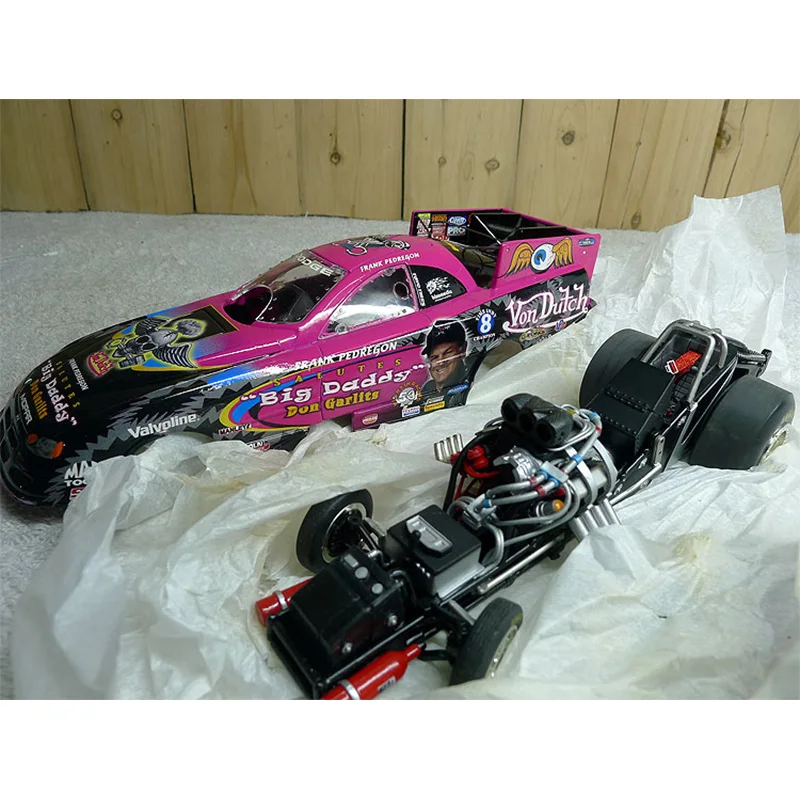 ERTL Diecast Alloy 1:24 Scale Big Daddy Von Dutch 8 Racing Model Adult Classics Collection Toys Souvenir Gifts Static Display
ERTL Diecast Alloy 1:24 Scale Big Daddy Von Dutch 8 Racing Model Adult Classics Collection Toys Souvenir Gifts Static Display