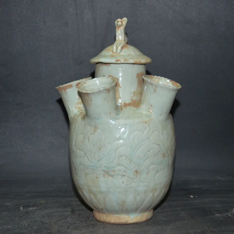 Song Hutian Kiln Carving Lotus Pattern Five Mouth Vase Antique Ceramic Desktop Decoration
Song Hutian Kiln Carving Lotus Pattern Five Mouth Vase Antique Ceramic Desktop Decoration