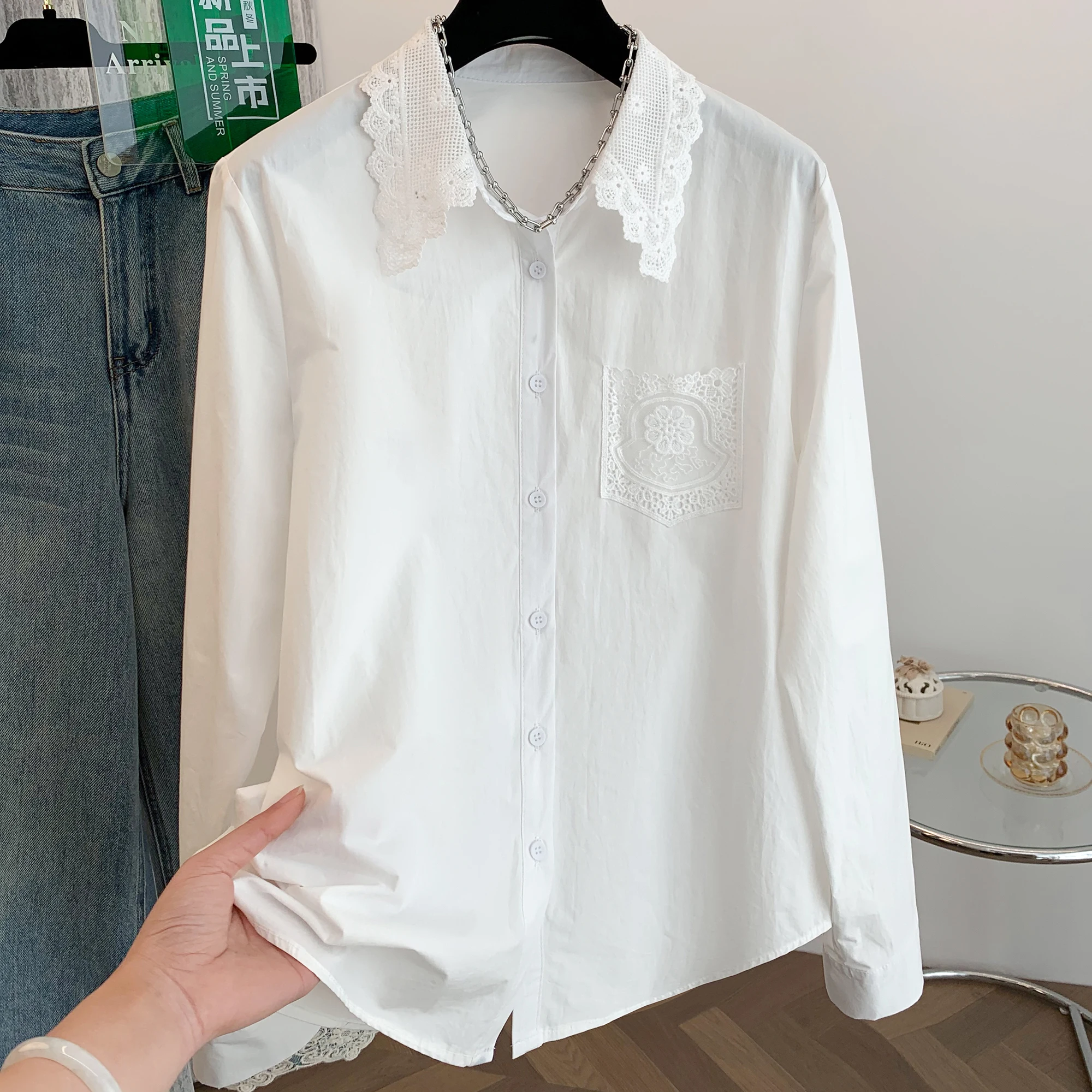 Elegant Lace Collar Long Sleeve Shirt Loose Fit Layering Top Women's Premium Feel Winter New Style Fashionable Commute Style
Elegant Lace Collar Long Sleeve Shirt Loose Fit Layering Top Women's Premium Feel Winter New Style Fashionable Commute Style