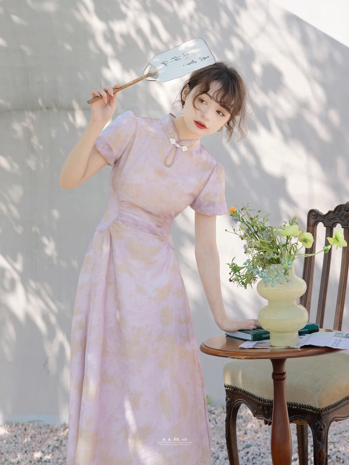 Elegant Purple Short-Sleeve Qipao Dress for Young Girls Slimming A-Line Silhouette Daily Wear Comfortable Gentlewoman Style
Elegant Purple Short-Sleeve Qipao Dress for Young Girls Slimming A-Line Silhouette Daily Wear Comfortable Gentlewoman Style