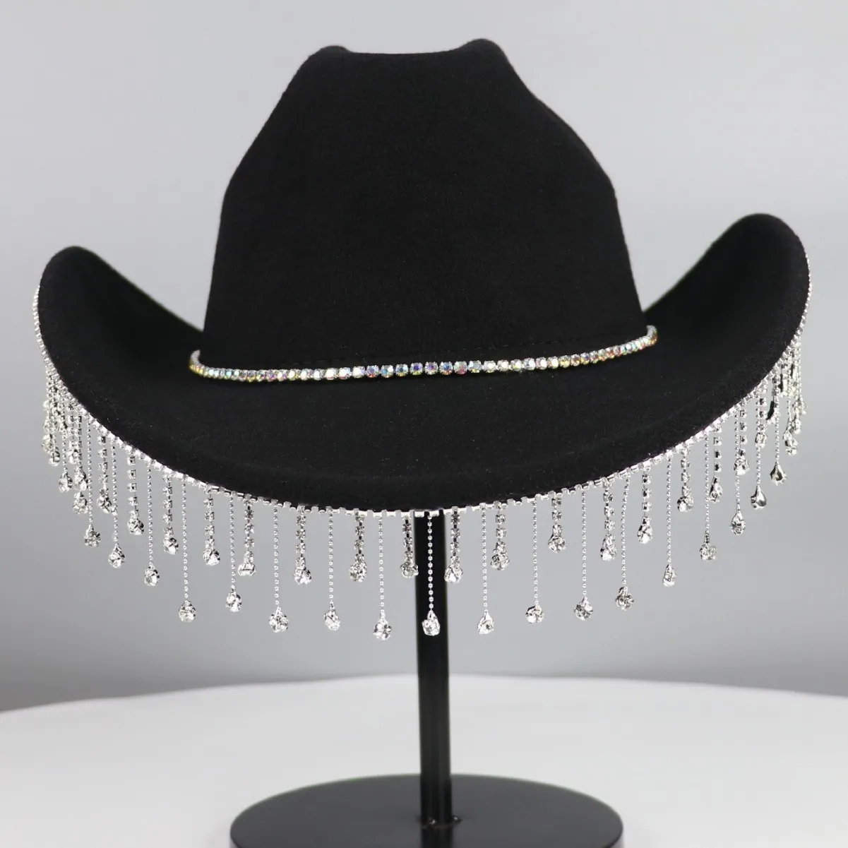 Rhinestone Cowboy Hat Luxury Top Hat for Women Men Party Festival Accessories Country Music Concert Cowgirl Headwear
Rhinestone Cowboy Hat Luxury Top Hat for Women Men Party Festival Accessories Country Music Concert Cowgirl Headwear