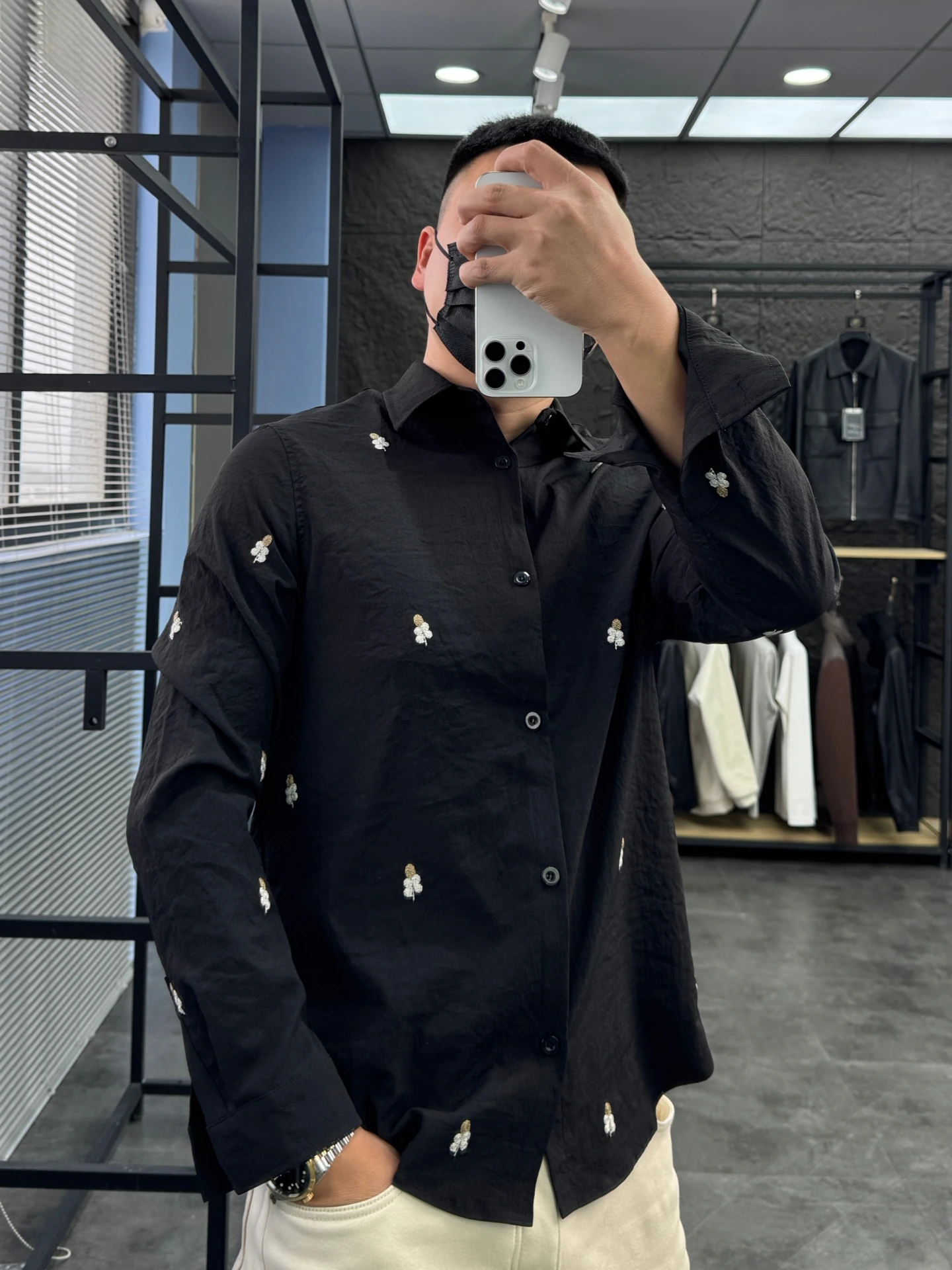 Svip 1200 Men's Casual Long Sleeve Shirt Comfortable Breathable Thin Embroidered Neck Spring Summer Leisure Cotton Shirt
Svip 1200 Men's Casual Long Sleeve Shirt Comfortable Breathable Thin Embroidered Neck Spring Summer Leisure Cotton Shirt