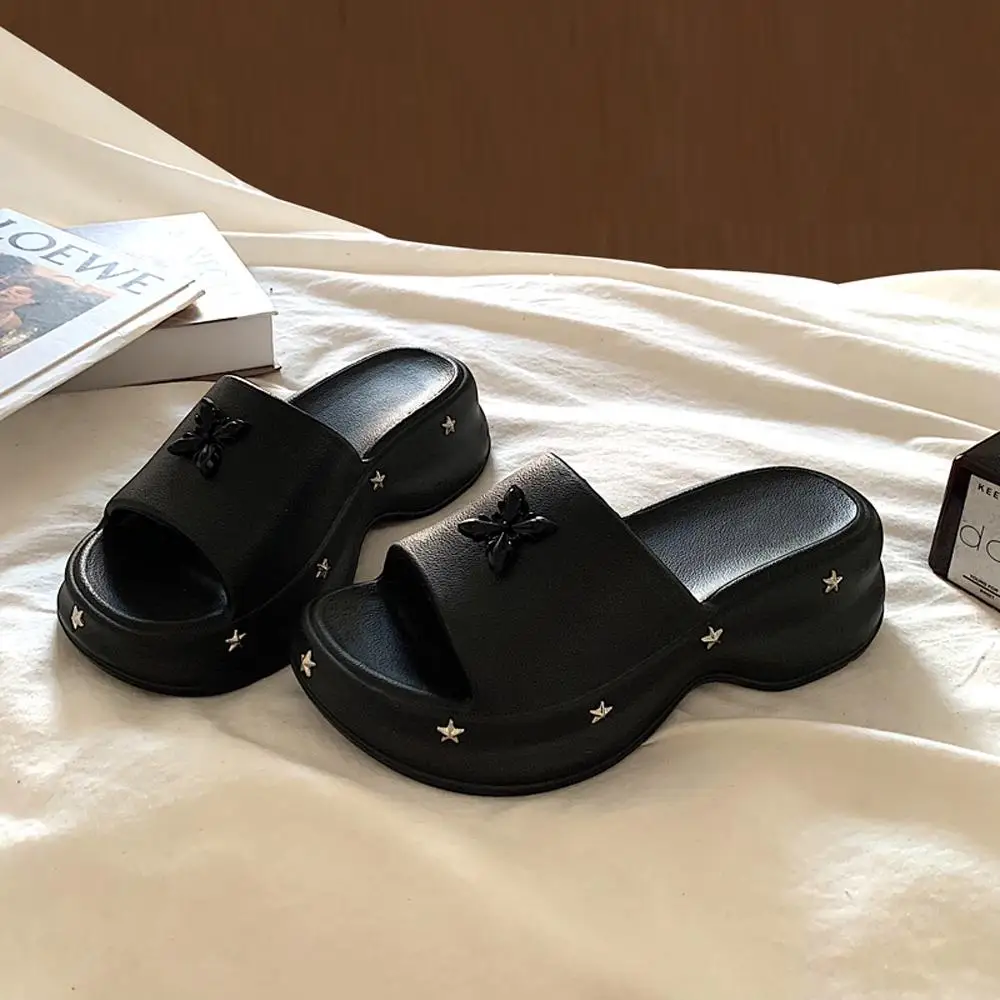 Jinyu Deer Y2K Thi Босоножки на каблуке Женская летняя уличная одежда Мягкие нескользящие тапочки Модный плоский каблук Материал EVA
Jinyu Deer Y2K Thi Босоножки на каблуке Женская летняя уличная одежда Мягкие нескользящие тапочки Модный плоский каблук Материал EVA