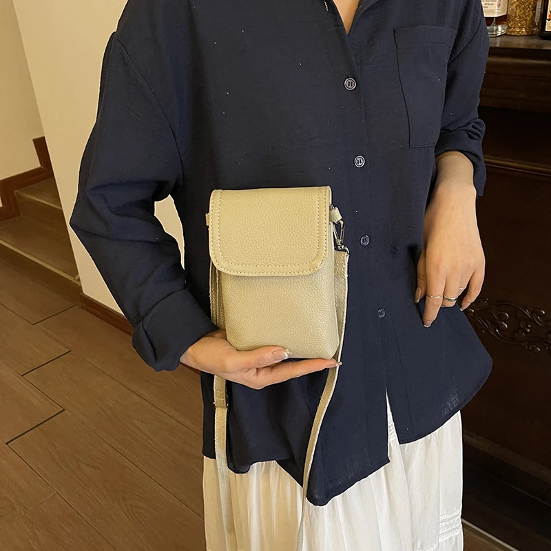 Fashionable Minimalist Leather Women's Crossbody Bag Designer Mobile Phone Holder Single Shoulder Small Change Bag Сумка y2k
Fashionable Minimalist Leather Women's Crossbody Bag Designer Mobile Phone Holder Single Shoulder Small Change Bag Сумка y2k