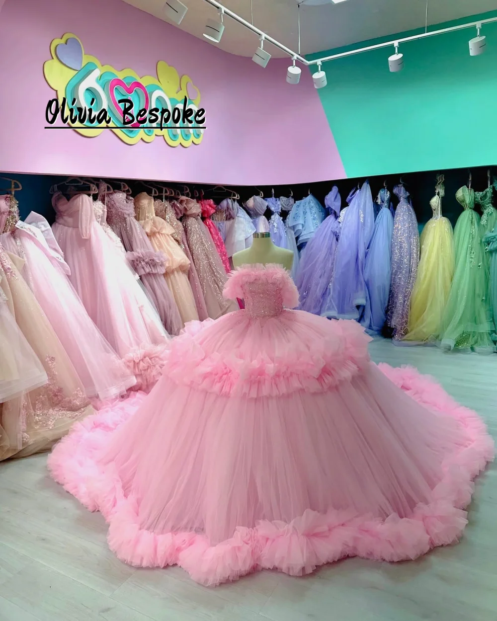 Милые светло-розовые тюлевые платья Quinceanera для 15 лет 2026 с аппликациями из бисера Мексиканское бальное платье на день рождения по индивидуальному заказу
Милые светло-розовые тюлевые платья Quinceanera для 15 лет 2026 с аппликациями из бисера Мексиканское бальное платье на день рождения по индивидуальному заказу