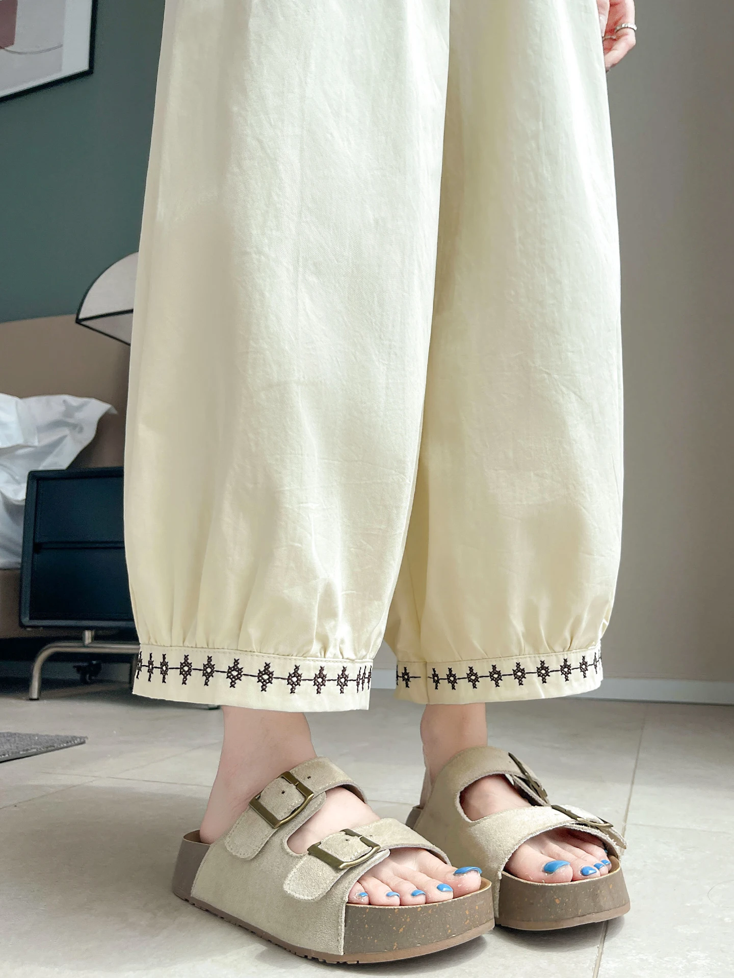 Lightweight Loose Lantern Pants Women Summer Thin Embroidered Lace Wide Leg Pants Comfortable High Waist Cotton Casual Trousers
Lightweight Loose Lantern Pants Women Summer Thin Embroidered Lace Wide Leg Pants Comfortable High Waist Cotton Casual Trousers