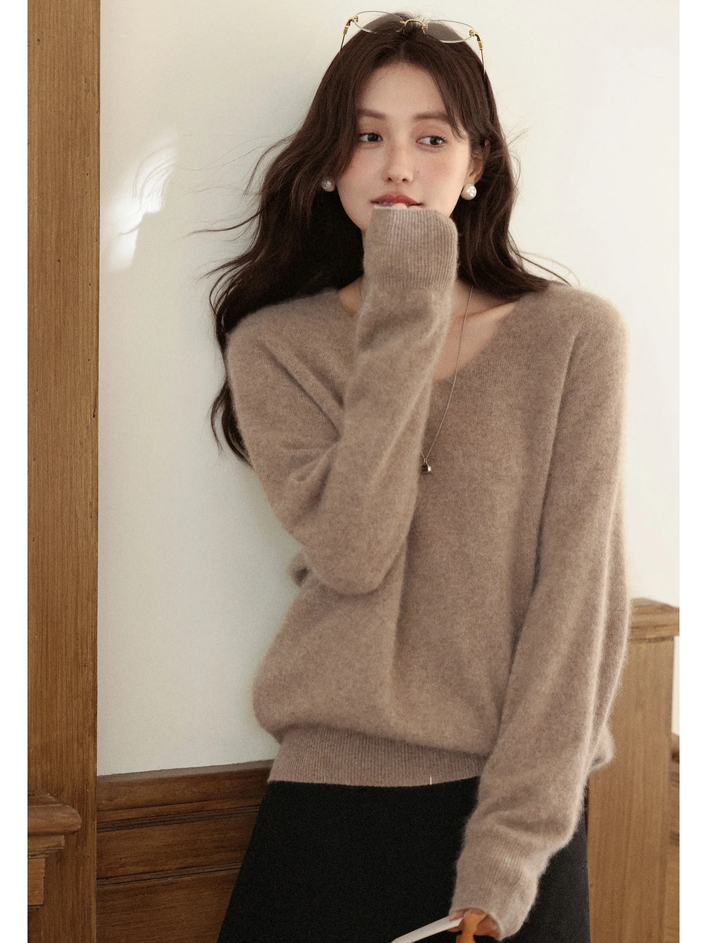 Женский вязаный шерстяной свитер Bla Label Sl, базовый слой, кофейный цвет, теплый, осенне-зимний, с V-образным вырезом, длинный рукав
Женский вязаный шерстяной свитер Bla Label Sl, базовый слой, кофейный цвет, теплый, осенне-зимний, с V-образным вырезом, длинный рукав