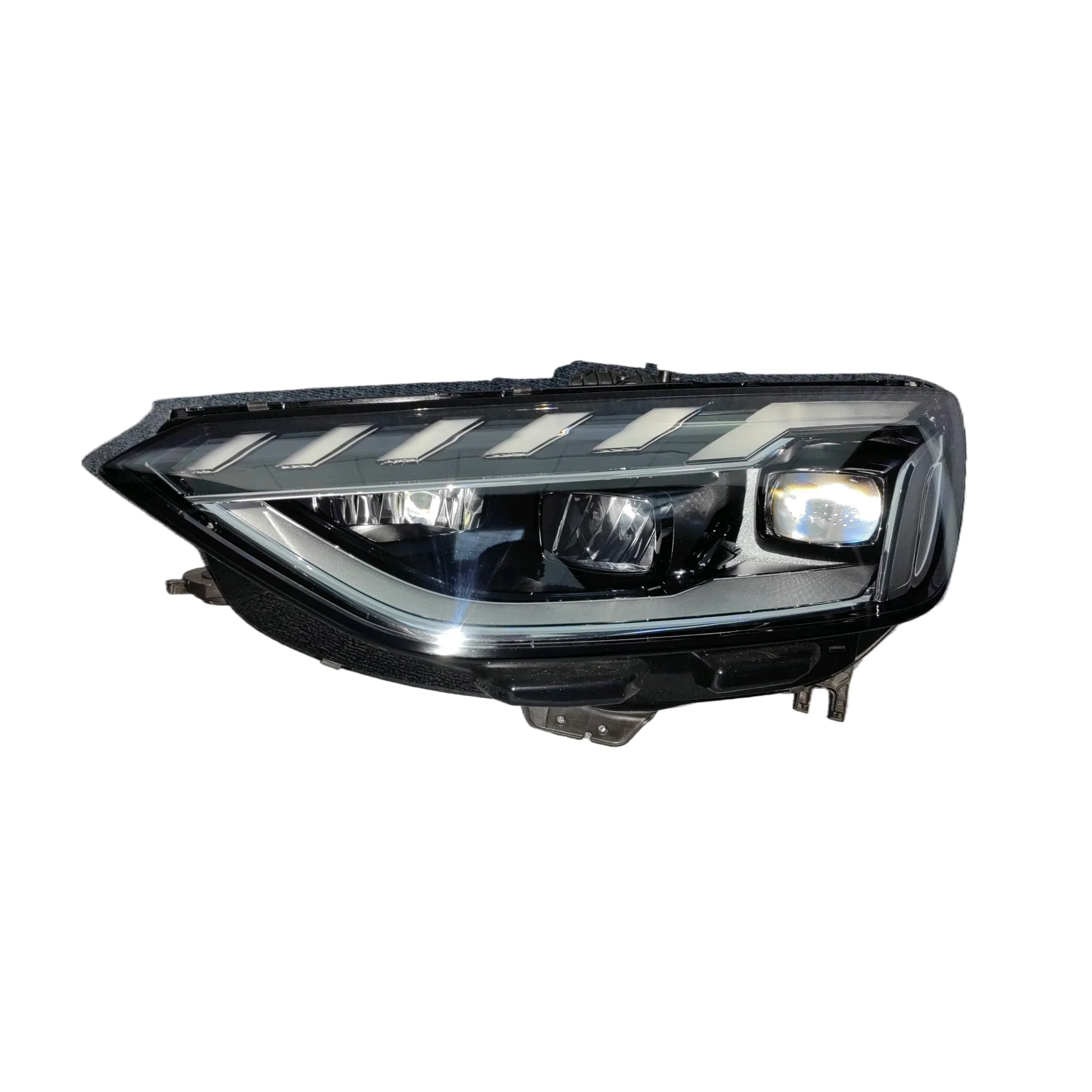 Suitable for High-quality Automatic Lighting System LED Headlights of Audi A4 Cars
Suitable for High-quality Automatic Lighting System LED Headlights of Audi A4 Cars