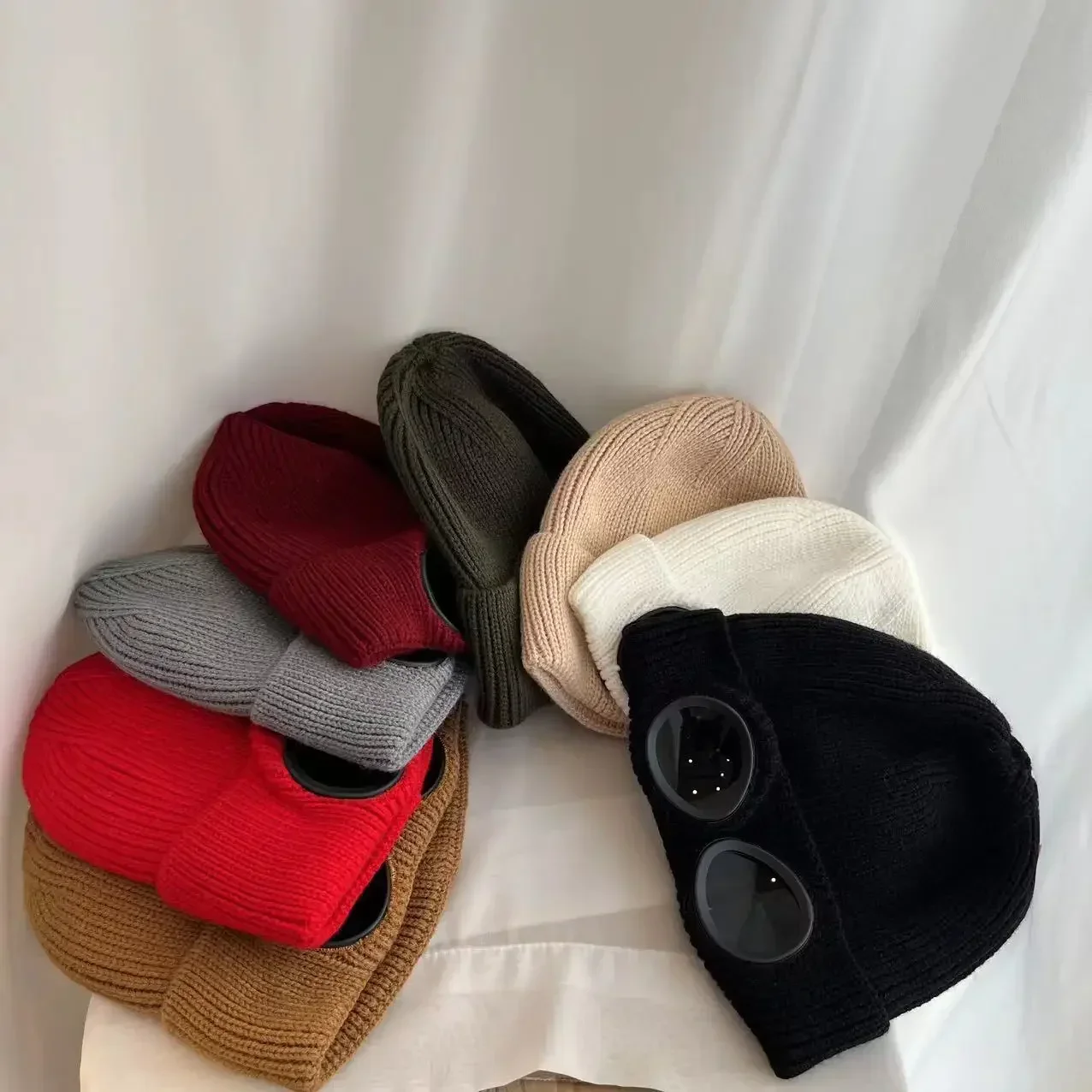 2023Winter New Windproof Ear ProtectionGlasses Knitted Hat Trend Unisex Personalized WarmOutdoor Skiing Plush Ear Protection Hat
2023Winter New Windproof Ear ProtectionGlasses Knitted Hat Trend Unisex Personalized WarmOutdoor Skiing Plush Ear Protection Hat