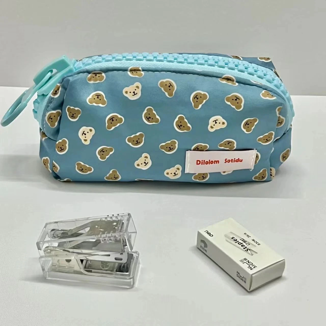 Cartoon Bear Cute Pen Bag Large Capacity Print Pencil Case Creative Big Zipper Storage Bags Pen Stationery Pouch Makeup Bag
Cartoon Bear Cute Pen Bag Large Capacity Print Pencil Case Creative Big Zipper Storage Bags Pen Stationery Pouch Makeup Bag