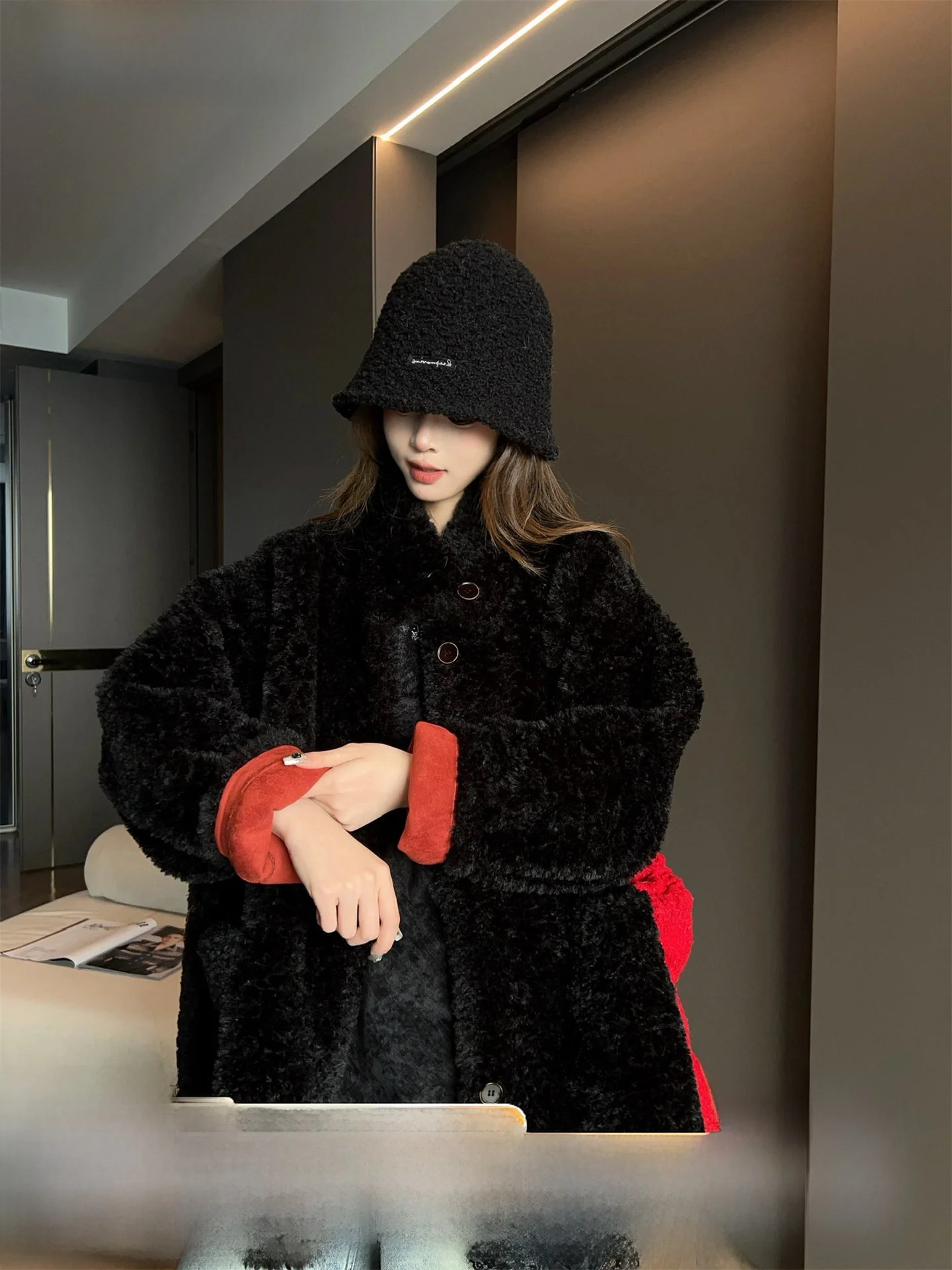 Lamb Fur Jacket Women's Autumn Winter Casual Versatile Top Quality Woolen Coat Long Sleeve Loose Fit Lace
Lamb Fur Jacket Women's Autumn Winter Casual Versatile Top Quality Woolen Coat Long Sleeve Loose Fit Lace