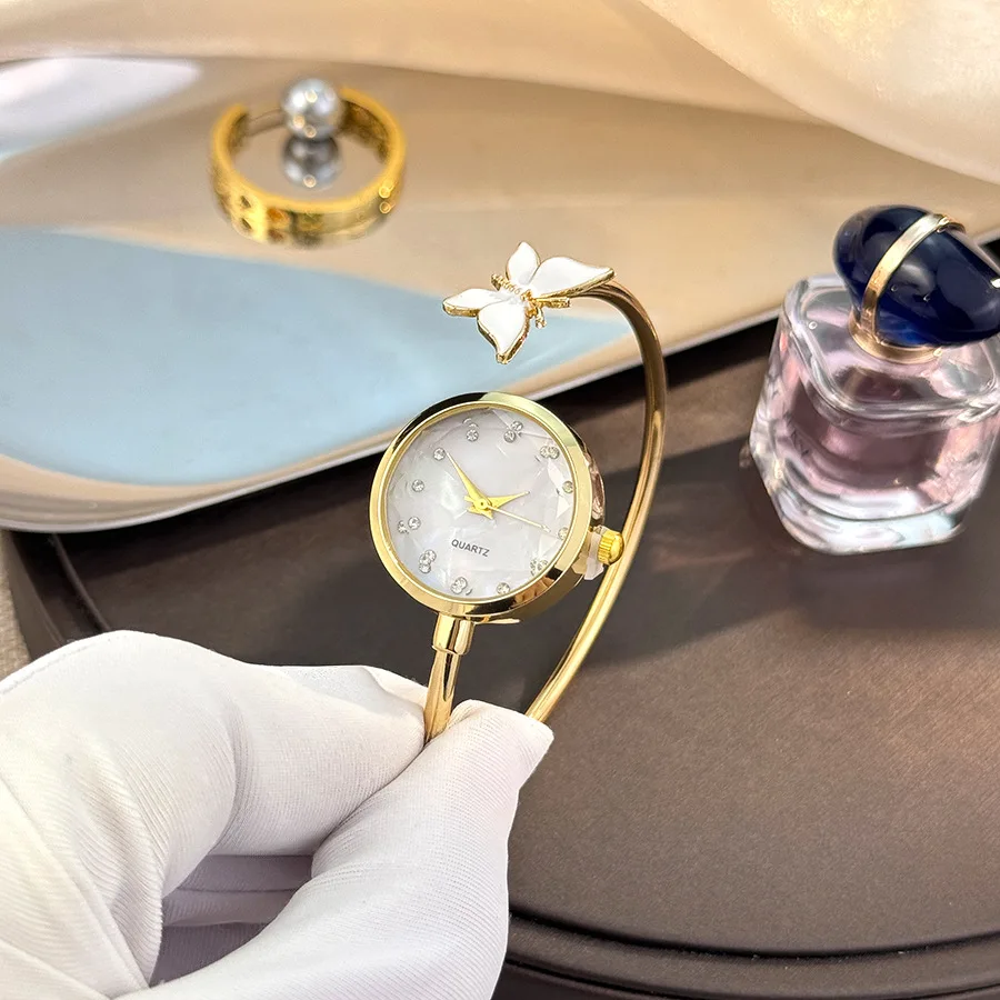 Модные часы-браслет для девочек, минималистичный стиль, женские кварцевые часы в форме бабочки с капельным маслом
Модные часы-браслет для девочек, минималистичный стиль, женские кварцевые часы в форме бабочки с капельным маслом