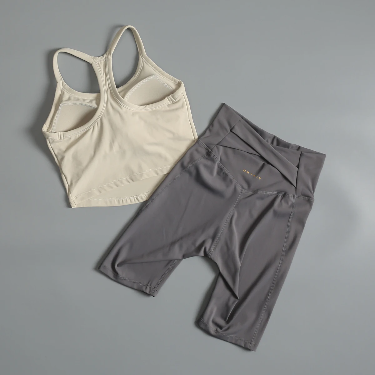 Running sports suit for women in summer Pilates training yoga suit high-end vest fitness suit cycling five-point pants
Running sports suit for women in summer Pilates training yoga suit high-end vest fitness suit cycling five-point pants