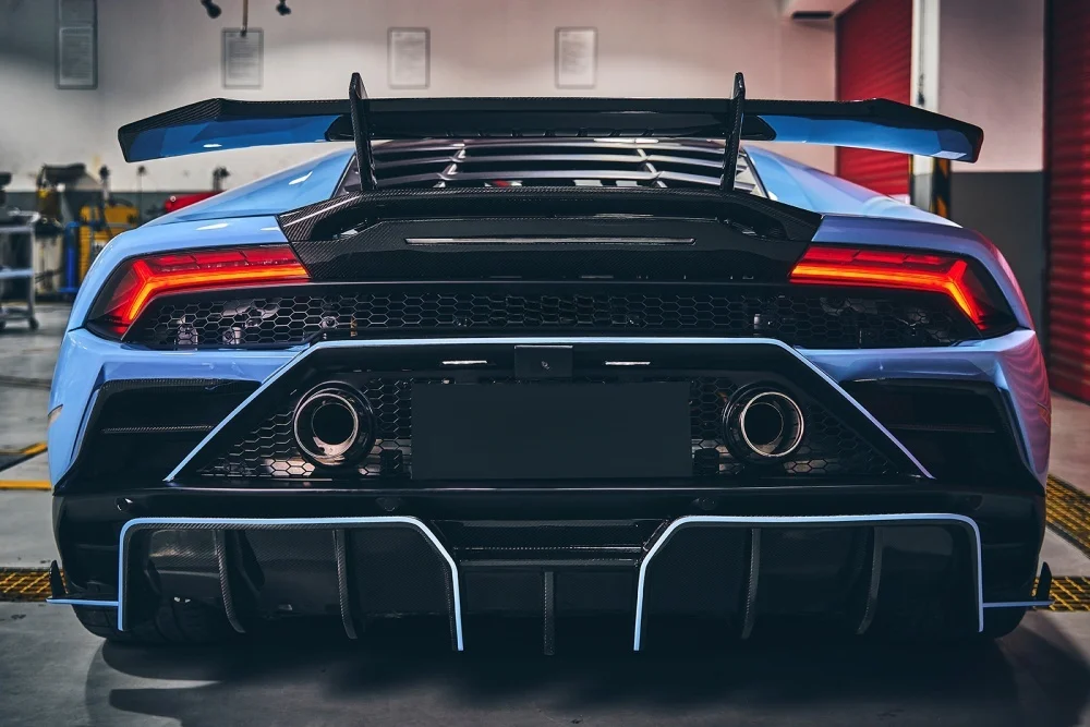 Подходит для Lamborghini Huracan EVO, обновленный задний диффузор из углеродного волокна, небольшой комплект объемного кузова, задняя губа 
Подходит для Lamborghini Huracan EVO, обновленный задний диффузор из углеродного волокна, небольшой комплект объемного кузова, задняя губа
