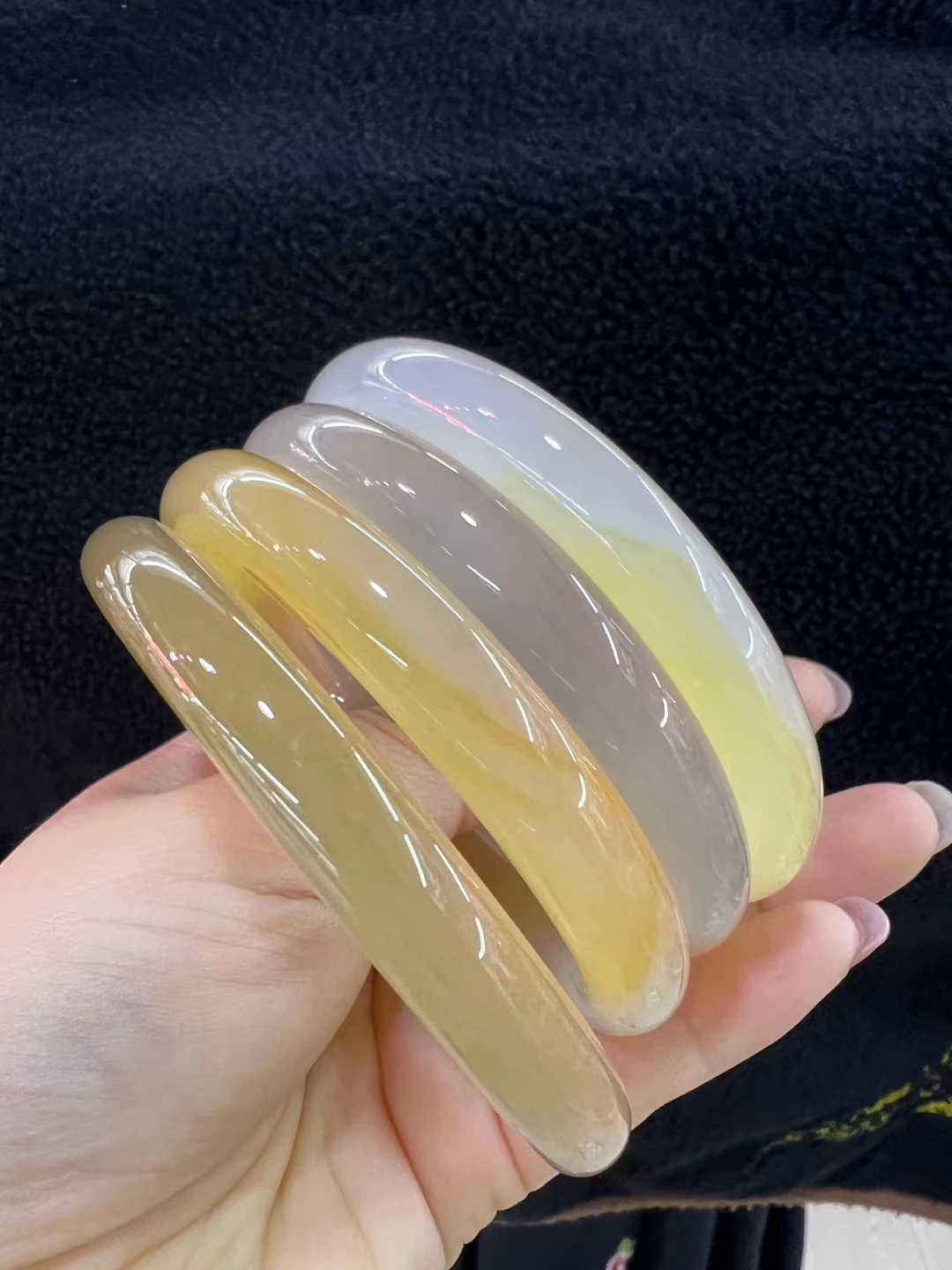 Exquisite original ecolog High Ice agate Jade Bracelets Exquisite Elegant Fashionable Chalcedony Bangle Perfect Handring Jewelry
Exquisite original ecolog High Ice agate Jade Bracelets Exquisite Elegant Fashionable Chalcedony Bangle Perfect Handring Jewelry