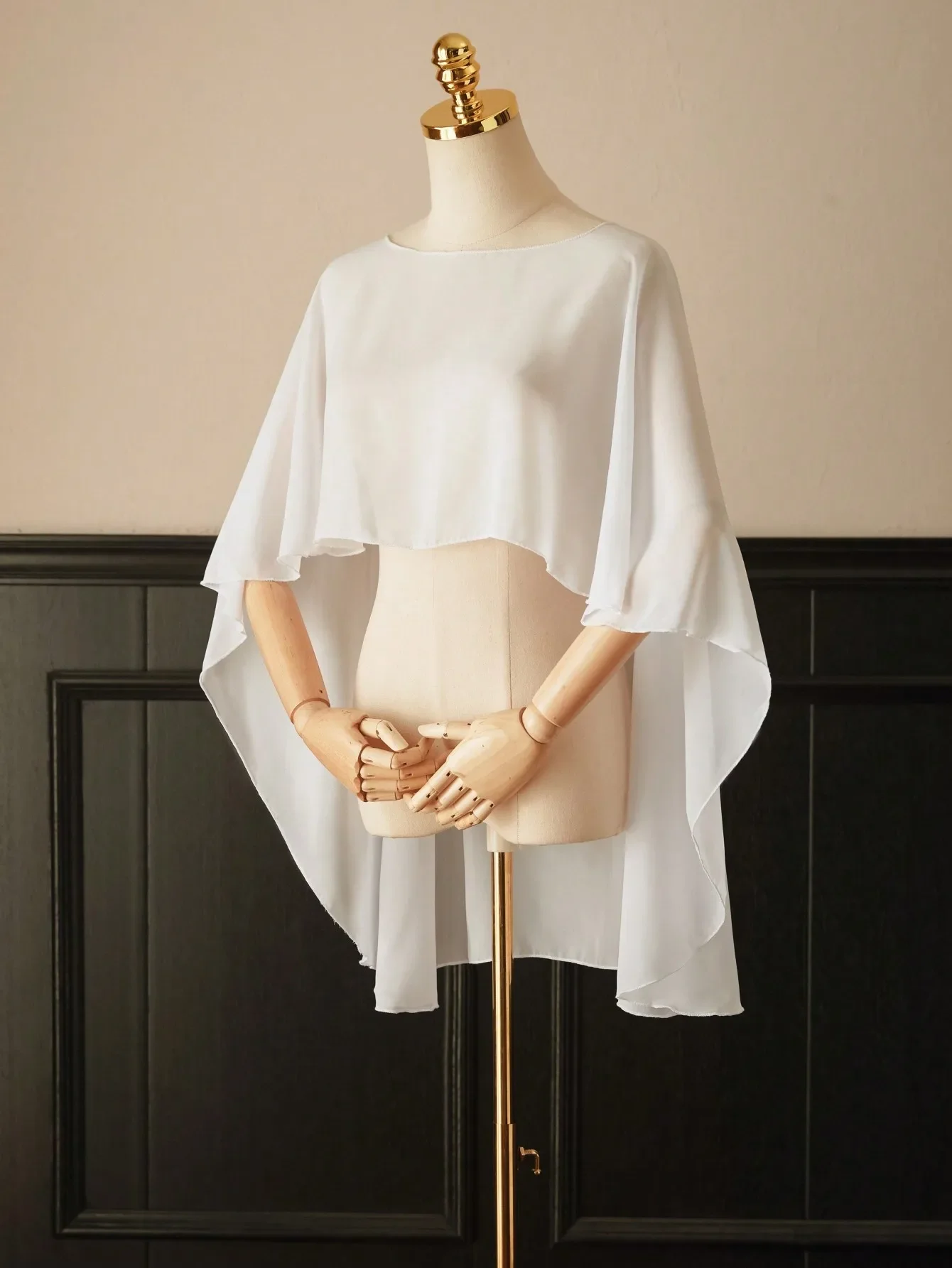 2026 1pc Short Chiffon Bridal Cape, Women Pullover Shawl To Pair With Dress And Vest Fall Clothes For Women
2026 1pc Short Chiffon Bridal Cape, Women Pullover Shawl To Pair With Dress And Vest Fall Clothes For Women
