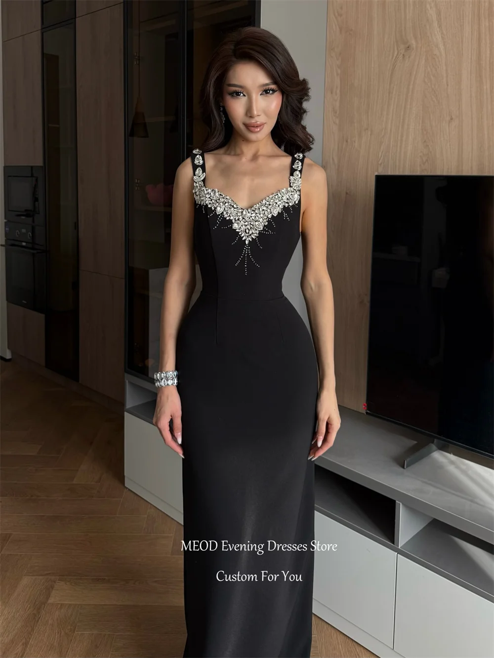 MEOD Black V Neck Women's Evening Dress Crystal Spaghetti Strap Mermaid Prom Gown Floor Length Vestidos De Fiesta Customized
MEOD Black V Neck Women's Evening Dress Crystal Spaghetti Strap Mermaid Prom Gown Floor Length Vestidos De Fiesta Customized