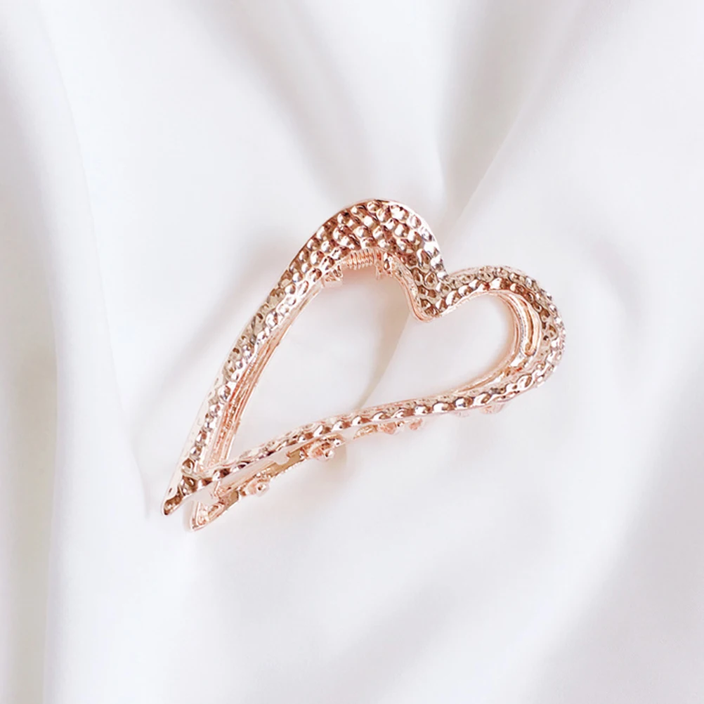 Stylish Heart Shaped Metal Hair Claw Strong Hold Clamps 40g Lightweight Elegant Accessory for Women Mother's Day 
Stylish Heart Shaped Metal Hair Claw Strong Hold Clamps 40g Lightweight Elegant Accessory for Women Mother's Day