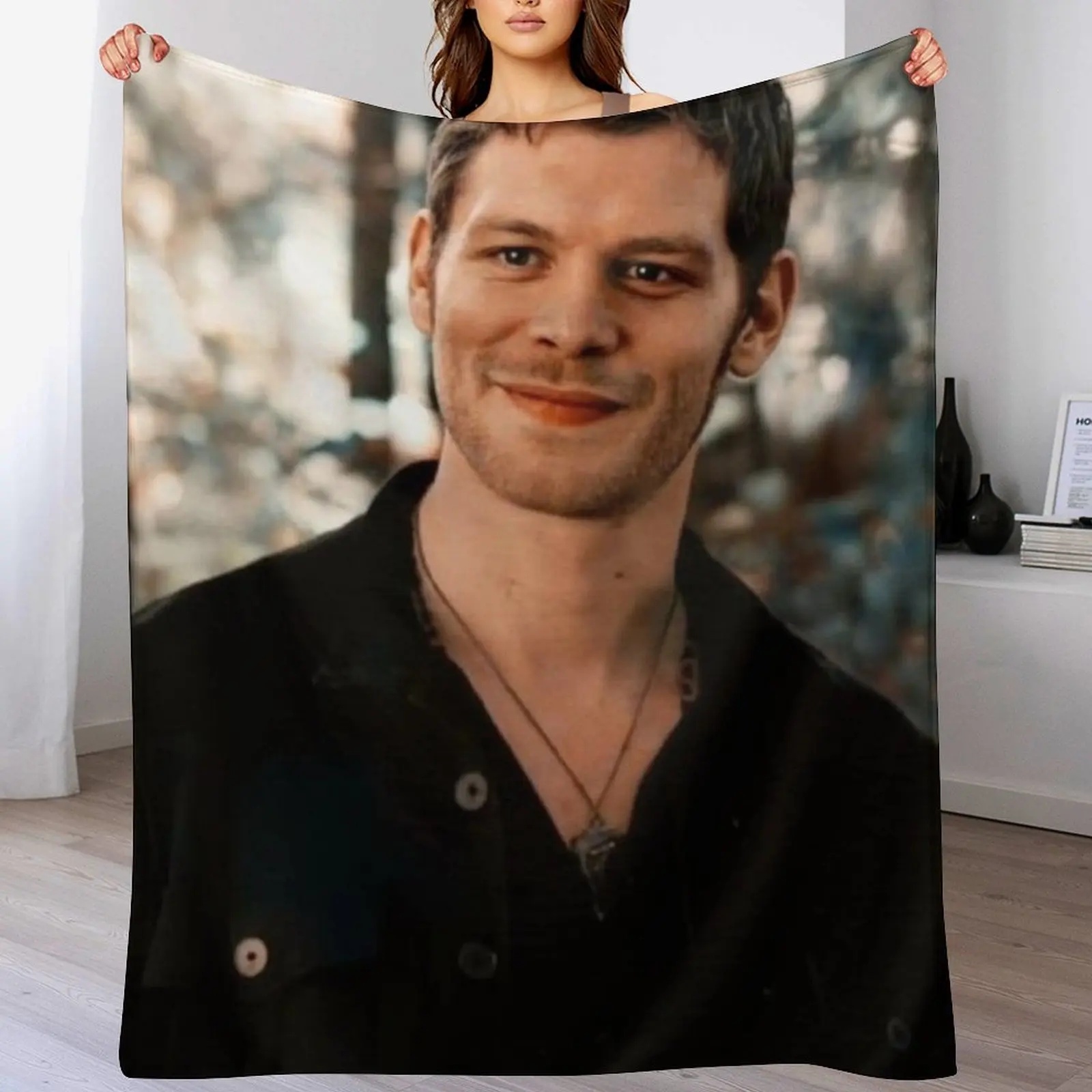 Klaus Mikealson Throw Blanket Flannel Sofas Comforter manga Blankets 
Klaus Mikealson Throw Blanket Flannel Sofas Comforter manga Blankets