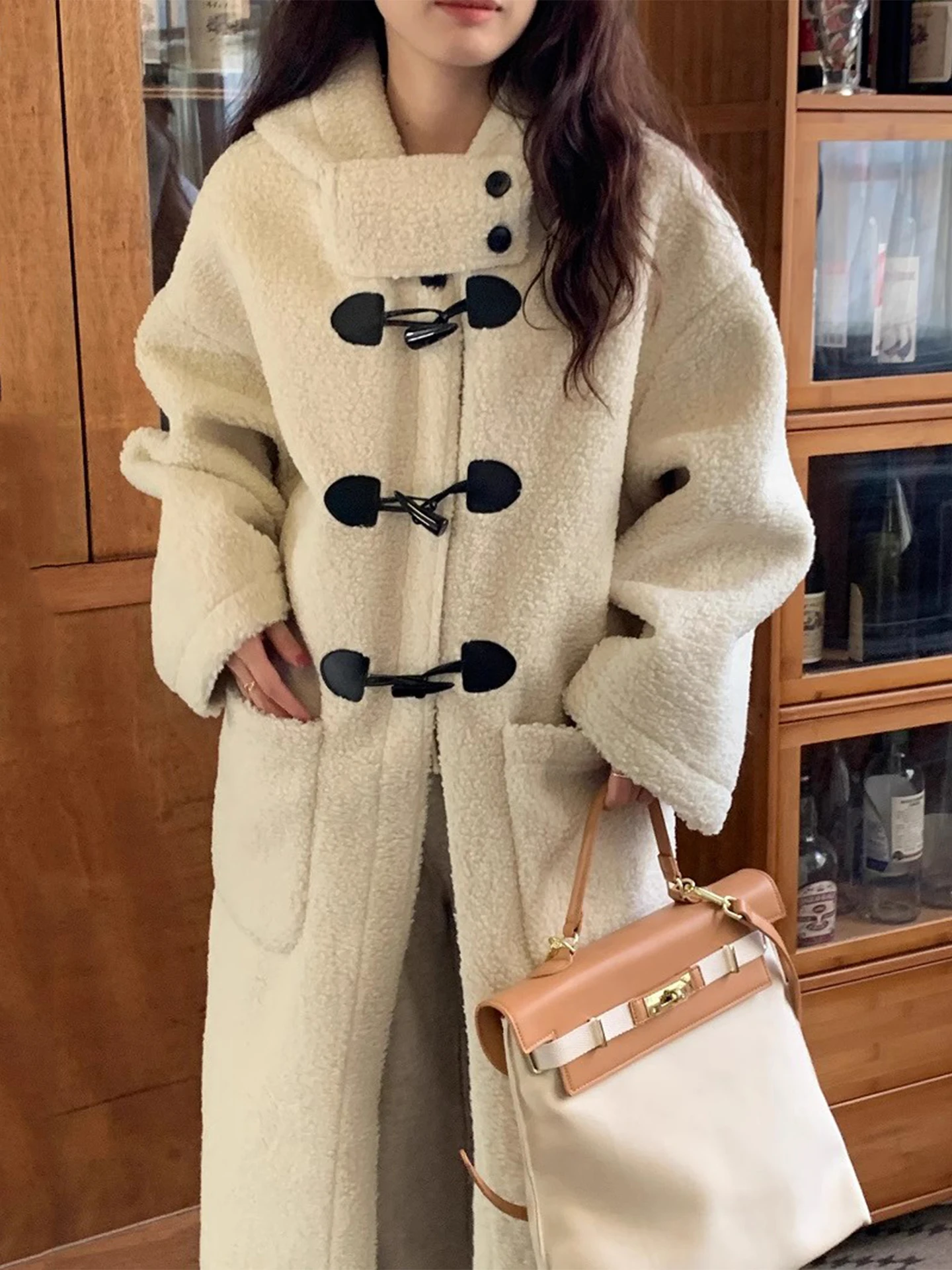 Retro Lapel Button ket Lamb Fur Hooded Coat Women's Loose Mid-Length Coat Winter New Sle 2025 Casual Commute Sle
Retro Lapel Button ket Lamb Fur Hooded Coat Women's Loose Mid-Length Coat Winter New Sle 2025 Casual Commute Sle