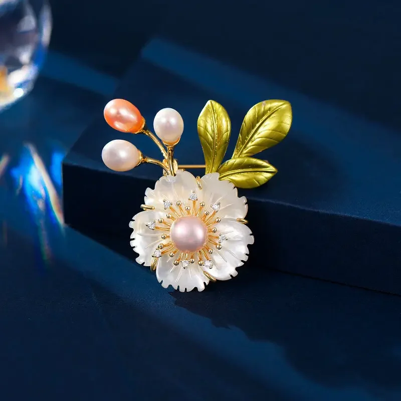 Cheongsam, evening dress accessories, women's cardigan pins, silk scarf buttons, natural mother-of-pearl flower brooches001
Cheongsam, evening dress accessories, women's cardigan pins, silk scarf buttons, natural mother-of-pearl flower brooches001