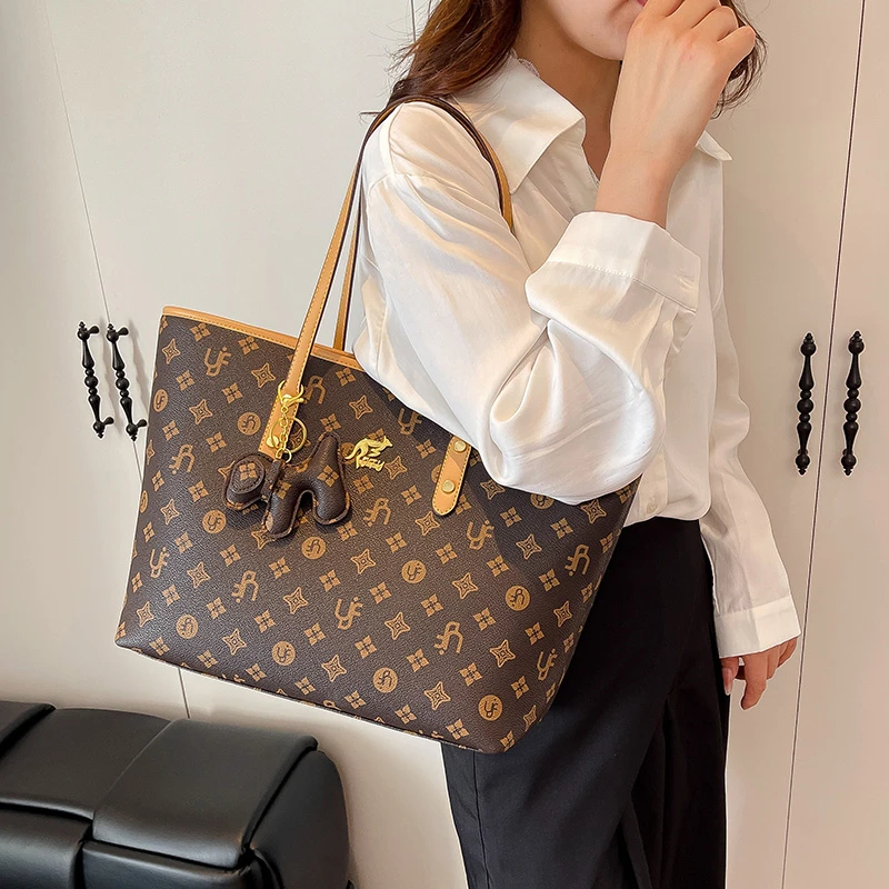 Unique Women's Crossbody Bag High-End Minimalist Stylish Vintage Fashionable Trendy Design Leather For Leisure
Unique Women's Crossbody Bag High-End Minimalist Stylish Vintage Fashionable Trendy Design Leather For Leisure