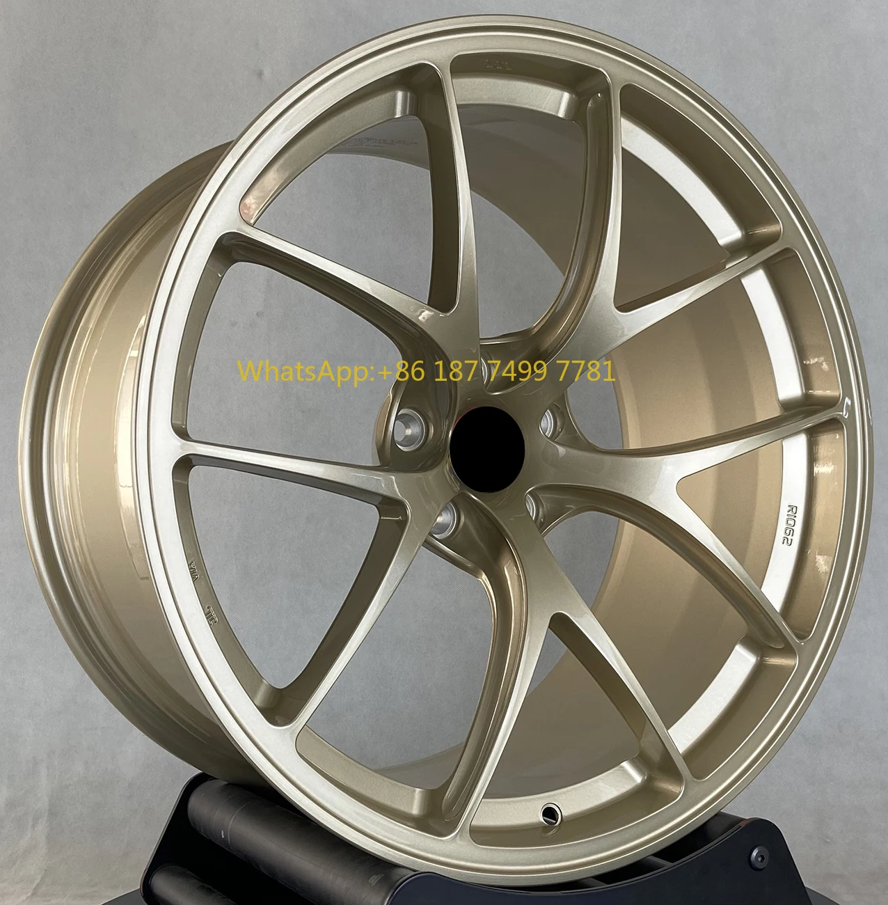 Кованое золотое вогнутое колесо для G80 G82 F80 F82 F87 E90 E92 M3 M4 5x112 5x120 Кованые диски для Porsche 911 GT3 5x130
Кованое золотое вогнутое колесо для G80 G82 F80 F82 F87 E90 E92 M3 M4 5x112 5x120 Кованые диски для Porsche 911 GT3 5x130