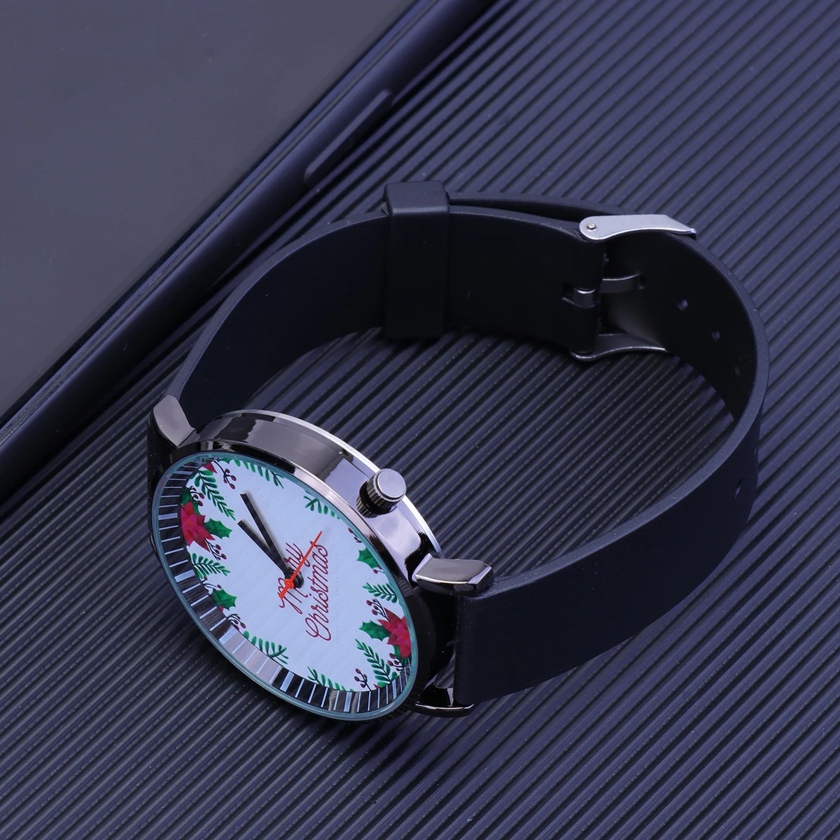 Fashion Letter Wreath Watch Cartoon Christmas Wristwatch Student Band Watches for Men
Fashion Letter Wreath Watch Cartoon Christmas Wristwatch Student Band Watches for Men
