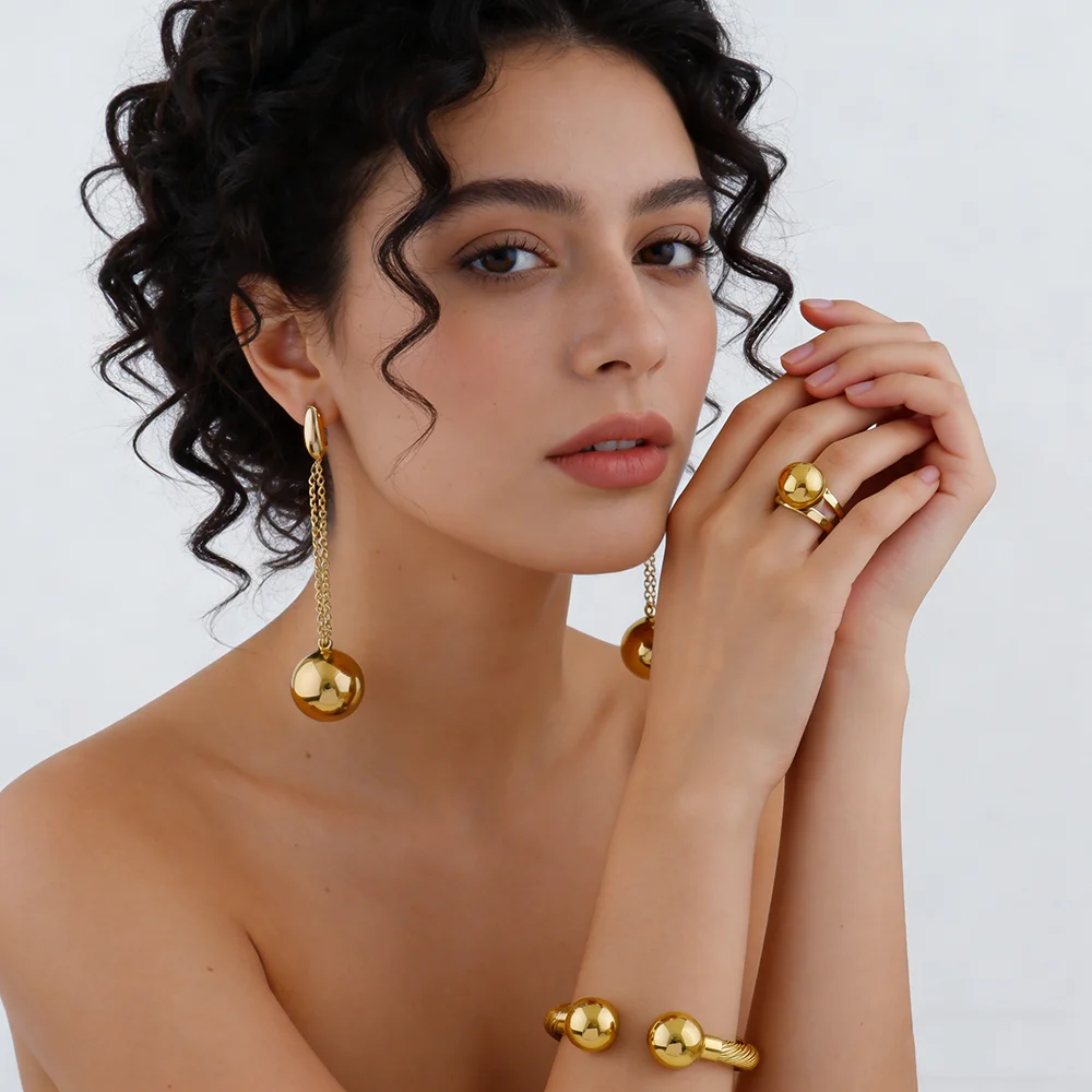 fashion gold plated jewelry accessories female simple stainless steel bead earrings bracelet rings jewelry Elegant Gifts
fashion gold plated jewelry accessories female simple stainless steel bead earrings bracelet rings jewelry Elegant Gifts