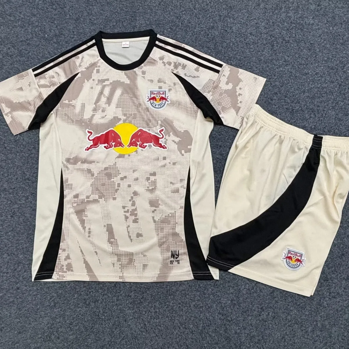 2526 New 3D Printed US Professional League Football Uniform Set for Men and Women, Quick-Drying T-shirt.
2526 New 3D Printed US Professional League Football Uniform Set for Men and Women, Quick-Drying T-shirt.