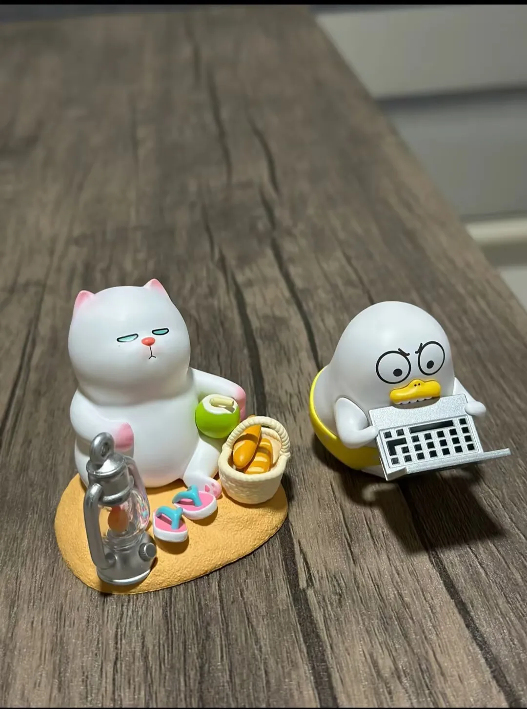 POP MART ViViCat Holiday Series Kawaii Anime Action Figure Blind Box Collectible Mystery Doll Surprise for Anime Enthusiasts
POP MART ViViCat Holiday Series Kawaii Anime Action Figure Blind Box Collectible Mystery Doll Surprise for Anime Enthusiasts