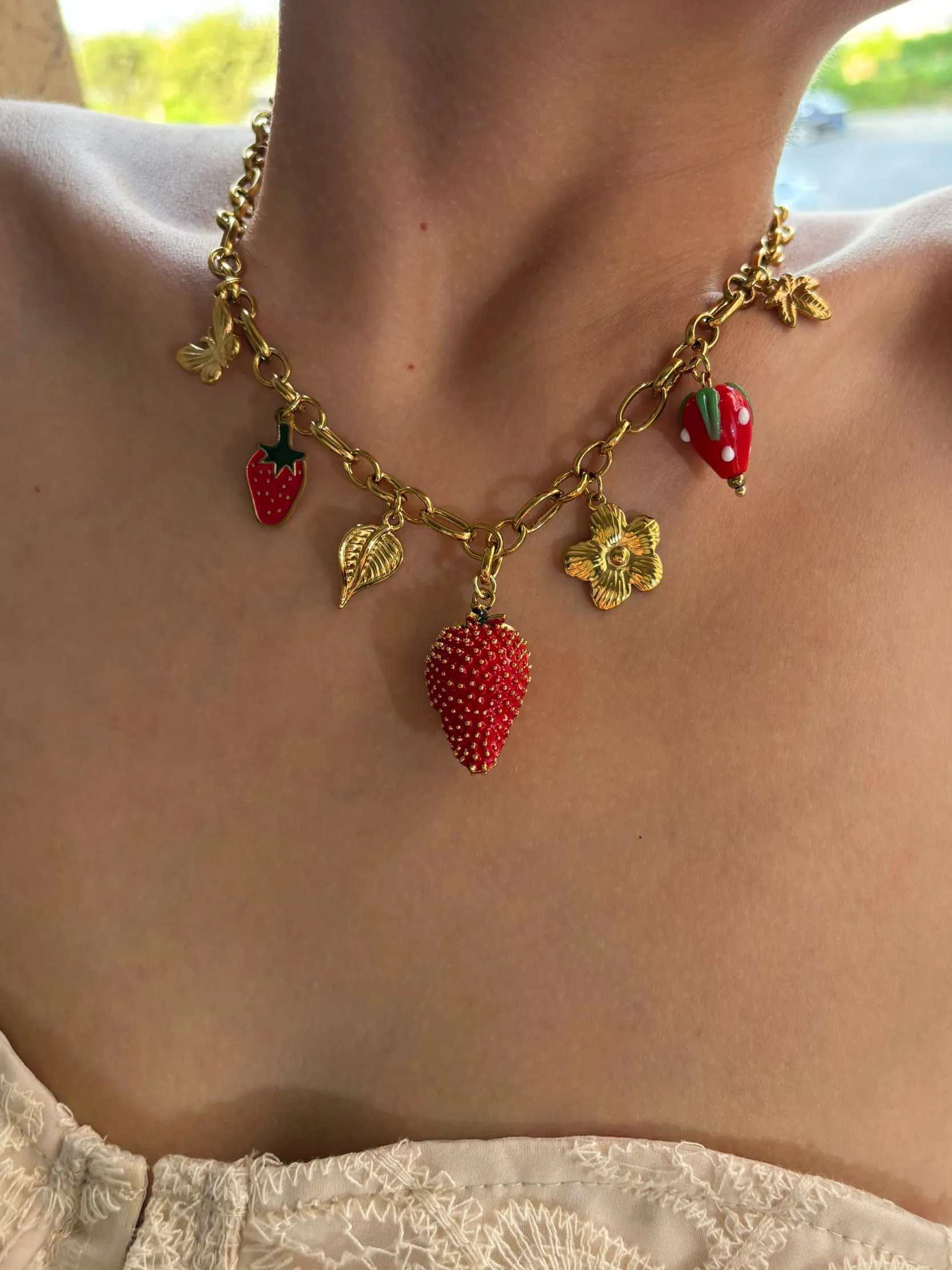 GHIDBK Fashion Sweet Red Enamel Glass Strawberry Golden Flower Butterfly Leaf Pendant Necklace for Women Stainless Steel Jewelry
GHIDBK Fashion Sweet Red Enamel Glass Strawberry Golden Flower Butterfly Leaf Pendant Necklace for Women Stainless Steel Jewelry