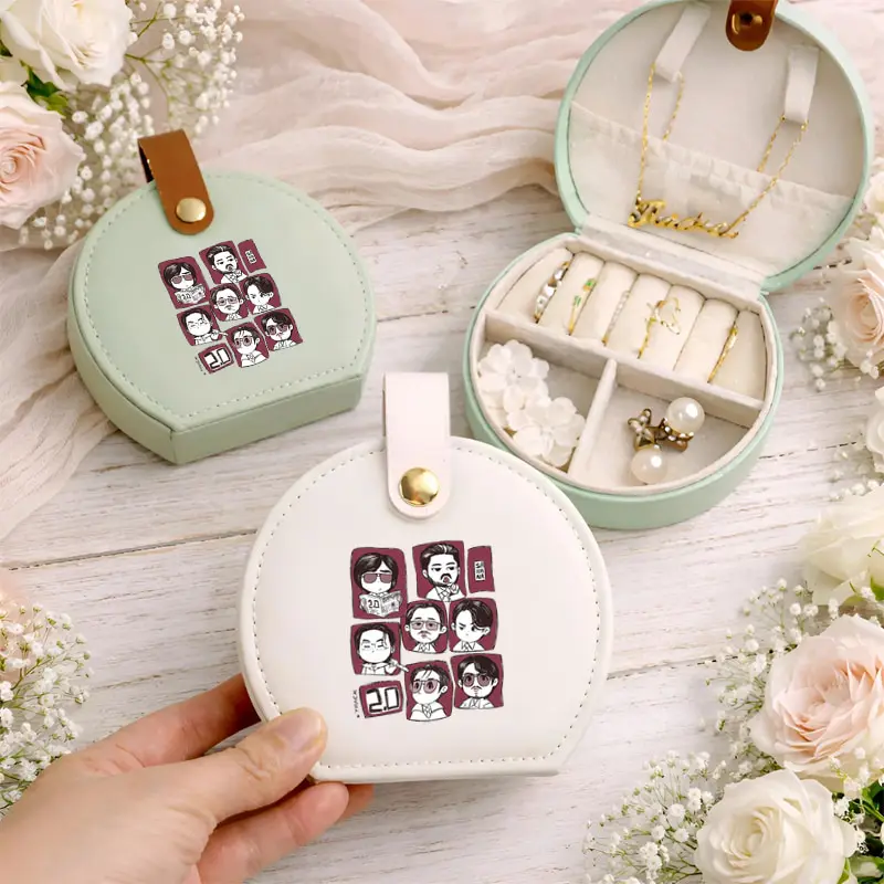 Arirang World Tour 2026 Round Jewelry Storage Box Travel Jewelry Box Smooth Leather Surface Fashion Bags Kpop Fan Gift Women's
Arirang World Tour 2026 Round Jewelry Storage Box Travel Jewelry Box Smooth Leather Surface Fashion Bags Kpop Fan Gift Women's