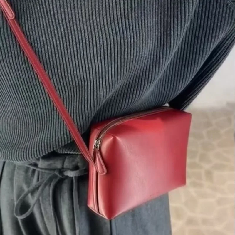 Винтажная маленькая квадратная сумка из воловьей кожи с верхним слоем Универсальная сумка для телефона Простой кошелек и сумки Универсальные сумки через плечо для женщин Sac
Винтажная маленькая квадратная сумка из воловьей кожи с верхним слоем Универсальная сумка для телефона Простой кошелек и сумки Универсальные сумки через плечо для женщин Sac