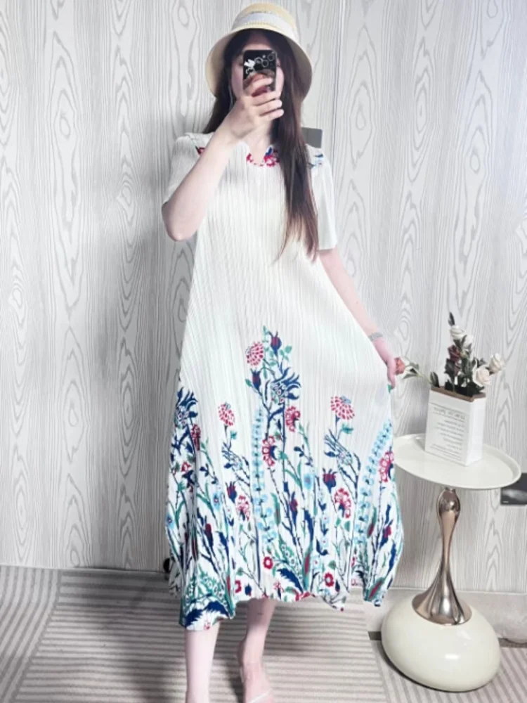 Miyake Pleated Skirt for Women 2024 Summer New Fashion Printed High-end Casual Short-sleeved V Neck Pleated Mid-length Dress 
Miyake Pleated Skirt for Women 2024 Summer New Fashion Printed High-end Casual Short-sleeved V Neck Pleated Mid-length Dress