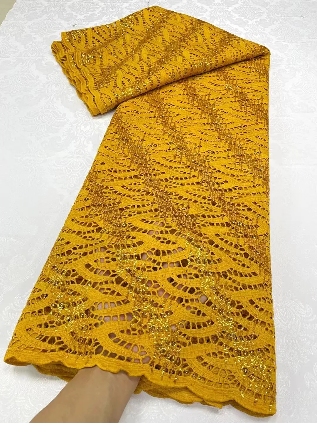 High Quality gold 2023 African Milk Silk Cord Lace Fabric French Sequins Beads Mesh Lace Fabric For Party Dress Sewing
High Quality gold 2023 African Milk Silk Cord Lace Fabric French Sequins Beads Mesh Lace Fabric For Party Dress Sewing