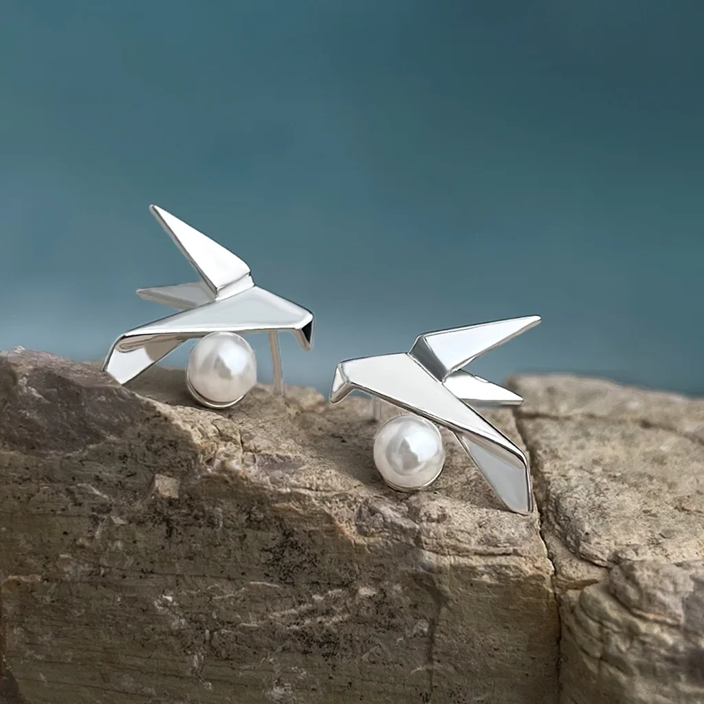 Bird Earrings Inlaid Pearl New Design Ear Environmental Protection Color High Luxury Jewelry Ladies Accessories Girl Gift
Bird Earrings Inlaid Pearl New Design Ear Environmental Protection Color High Luxury Jewelry Ladies Accessories Girl Gift