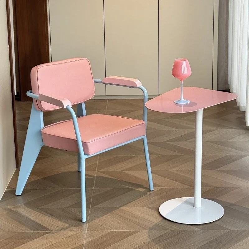 Стулья для кафе в стиле ретро, туалетный столик, современная роскошная гостиная, кресла для отдыха, удобная мебель для отдыха, Cadeira Ls40kfy
Стулья для кафе в стиле ретро, туалетный столик, современная роскошная гостиная, кресла для отдыха, удобная мебель для отдыха, Cadeira Ls40kfy