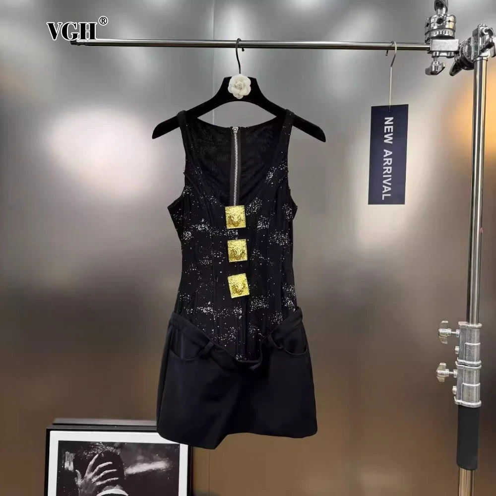 VGH Vintage Spliced Metal Buckle Dress for Women Square Collar Sleeveless Slimming Patchwork Sequins Fashion Dresses Female New
VGH Vintage Spliced Metal Buckle Dress for Women Square Collar Sleeveless Slimming Patchwork Sequins Fashion Dresses Female New
