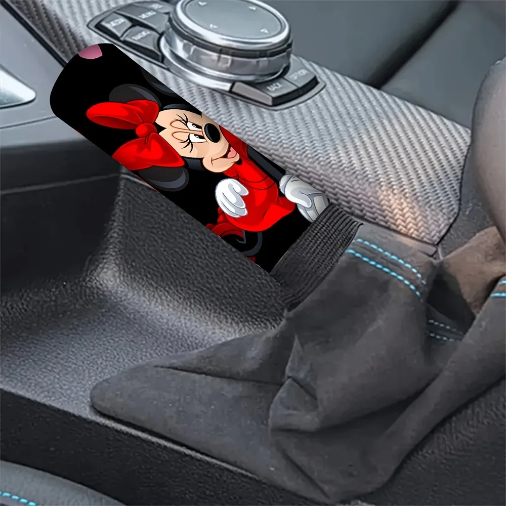 Набор из 2 предметов: крышка переключения передач автомобиля Disney с Микки и Минни и крышка ручного тормоза
Набор из 2 предметов: крышка переключения передач автомобиля Disney с Микки и Минни и крышка ручного тормоза