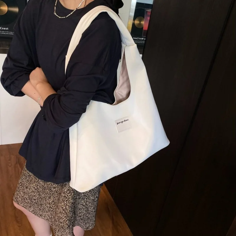 Chic Women's Tote Bag With Magnetic Closure - Designer Leather Crossbody Shoulder Handbag Gift Box 
Chic Women's Tote Bag With Magnetic Closure - Designer Leather Crossbody Shoulder Handbag Gift Box