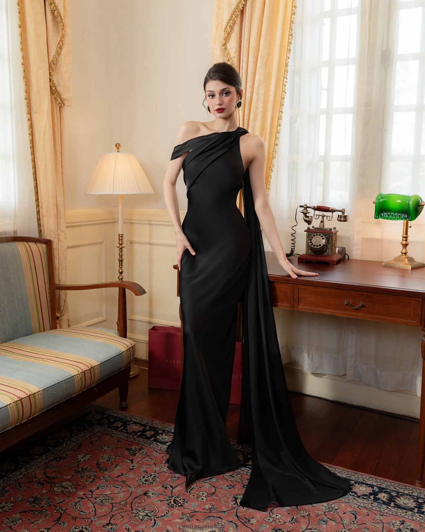 CustomizedCustomized High Quality Satin Straight One Shoulder Ribbons Evening Dresses Sleeveless Watteau Train Black Homecoming
CustomizedCustomized High Quality Satin Straight One Shoulder Ribbons Evening Dresses Sleeveless Watteau Train Black Homecoming