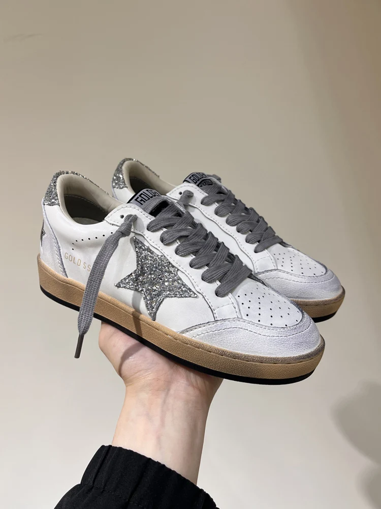 Handmade Dirty Shoe Women's Increased Height Laced Board Shoe White Sneaker Dongda Gate Spring 2024 Leather Star Shoe
Handmade Dirty Shoe Women's Increased Height Laced Board Shoe White Sneaker Dongda Gate Spring 2024 Leather Star Shoe