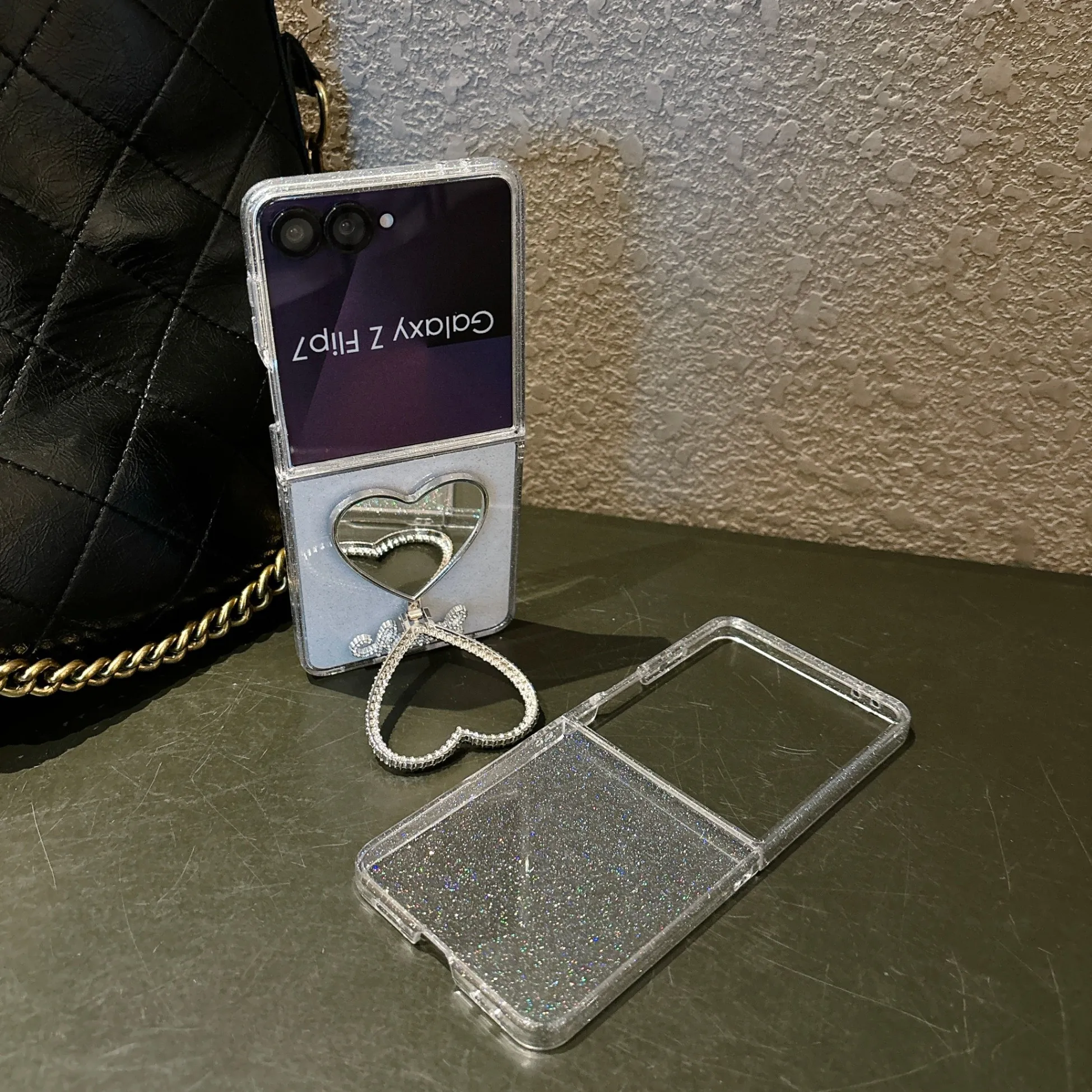 For Samsung Galaxy ZFlip8 Flip7 FE Flip6 Flip5 phone protective case Sparkling Powder&Stardust Series popular trend phone case
For Samsung Galaxy ZFlip8 Flip7 FE Flip6 Flip5 phone protective case Sparkling Powder&Stardust Series popular trend phone case