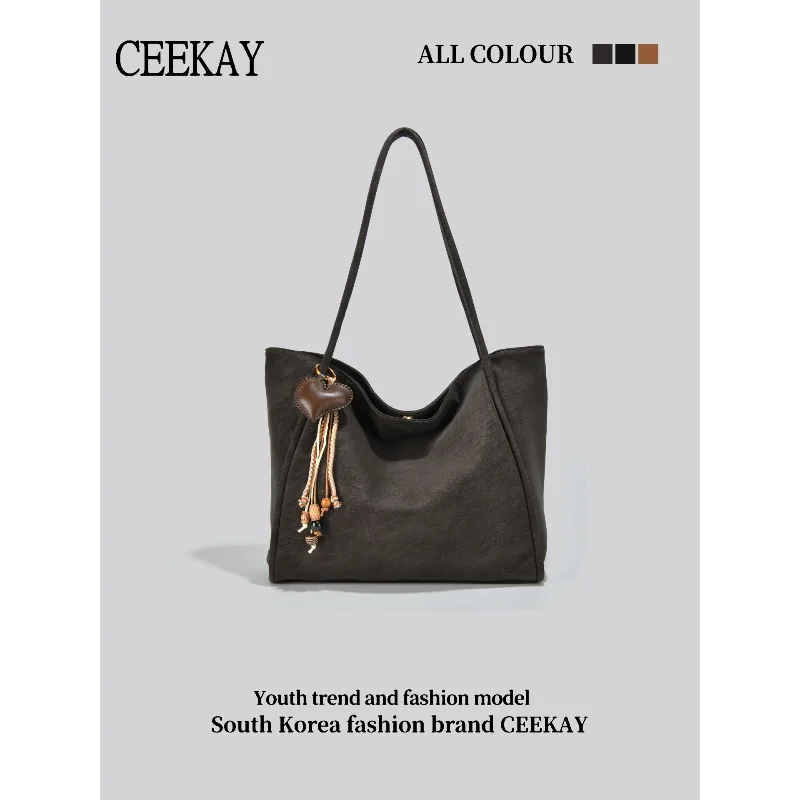 Элегантная темно-коричневая сумка CEEKAY, винтажная замшевая сумка-тоут с подвеской в виде сердца, идеально подходит для повседневного использования и работы, сумка с плетеными ручками из веревки.
Элегантная темно-коричневая сумка CEEKAY, винтажная замшевая сумка-тоут с подвеской в виде сердца, идеально подходит для повседневного использования и работы, сумка с плетеными ручками из веревки.