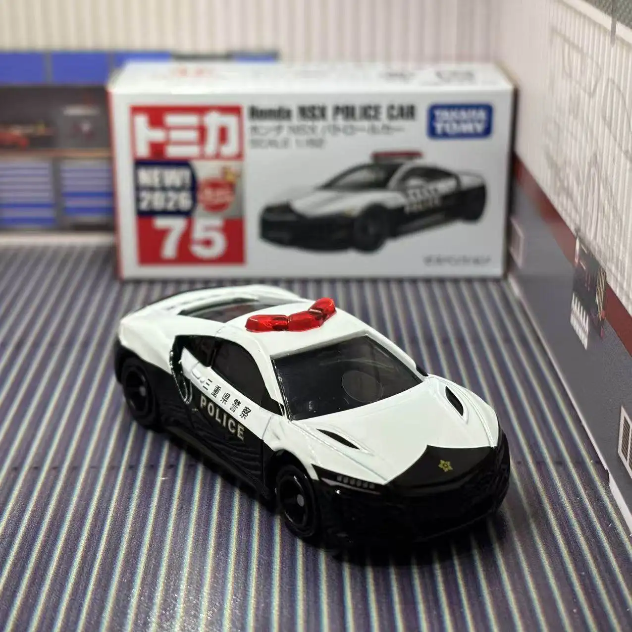Takara Tomy Tomica No. 75, модель автомобиля из сплава Honda NSX Patrol, литая под давлением, серия, детские подарки, игрушки для мальчиков
Takara Tomy Tomica No. 75, модель автомобиля из сплава Honda NSX Patrol, литая под давлением, серия, детские подарки, игрушки для мальчиков